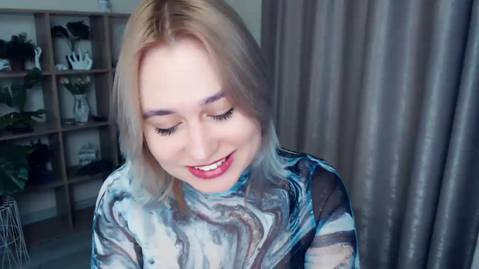 Gallery image thumbnail from Kukla_kolduna's myfreecams stream on, 12/20/2024, 19:08 image 1 of 20