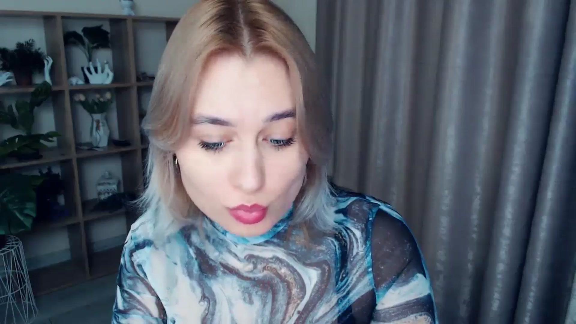 Gallery image thumbnail from Kukla_kolduna's myfreecams stream on, 12/20/2024, 19:08 image 9 of 20