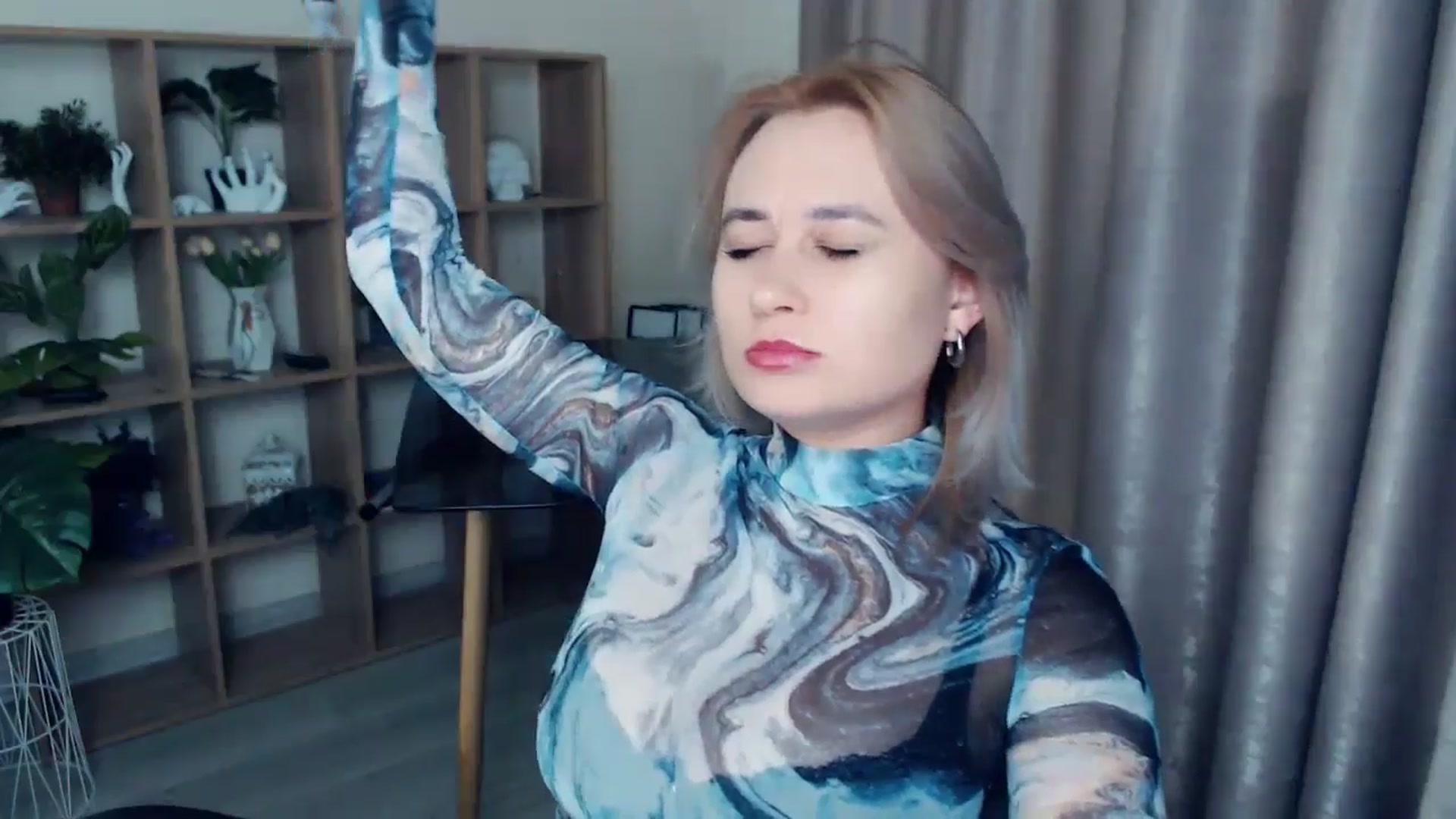 Gallery image thumbnail from Kukla_kolduna's myfreecams stream on, 12/20/2024, 19:08 image 3 of 20