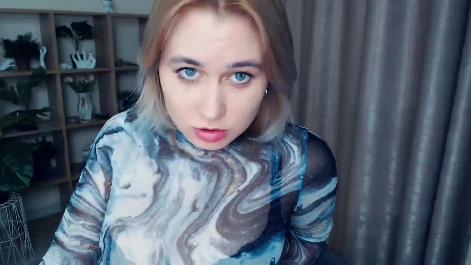 Gallery image thumbnail from Kukla_kolduna's myfreecams stream on, 12/20/2024, 19:08 image 14 of 20