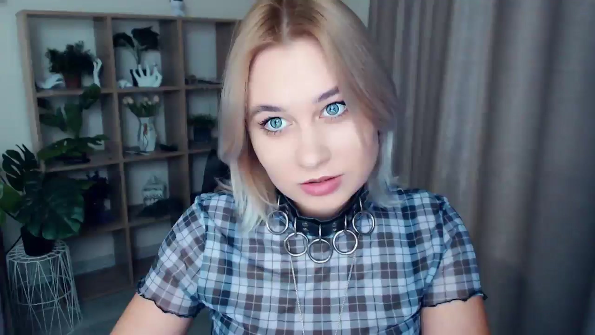 Gallery image thumbnail from Kukla_kolduna's myfreecams stream on, 12/21/2024, 17:00 image 5 of 20