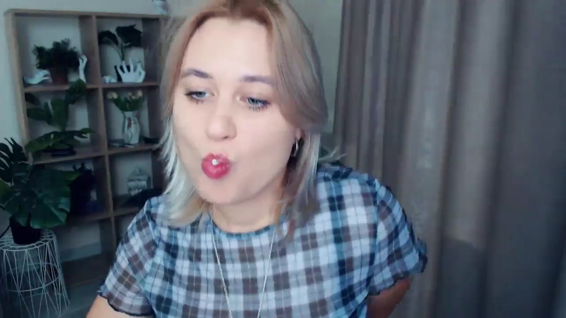 Gallery image thumbnail from Kukla_kolduna's myfreecams stream on, 12/21/2024, 18:55 image 2 of 20