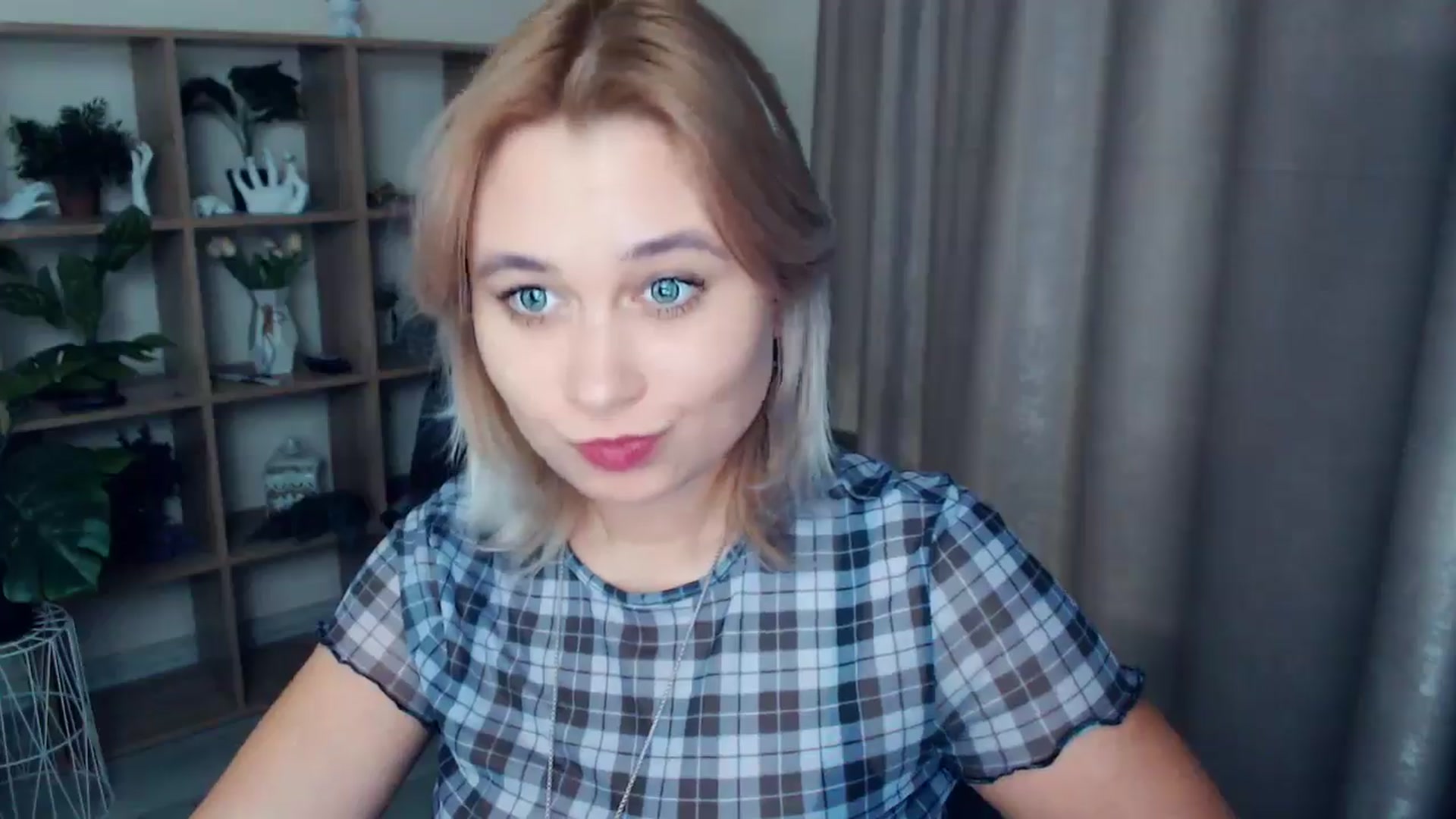 Gallery image thumbnail from Kukla_kolduna's myfreecams stream on, 12/21/2024, 18:55 image 20 of 20