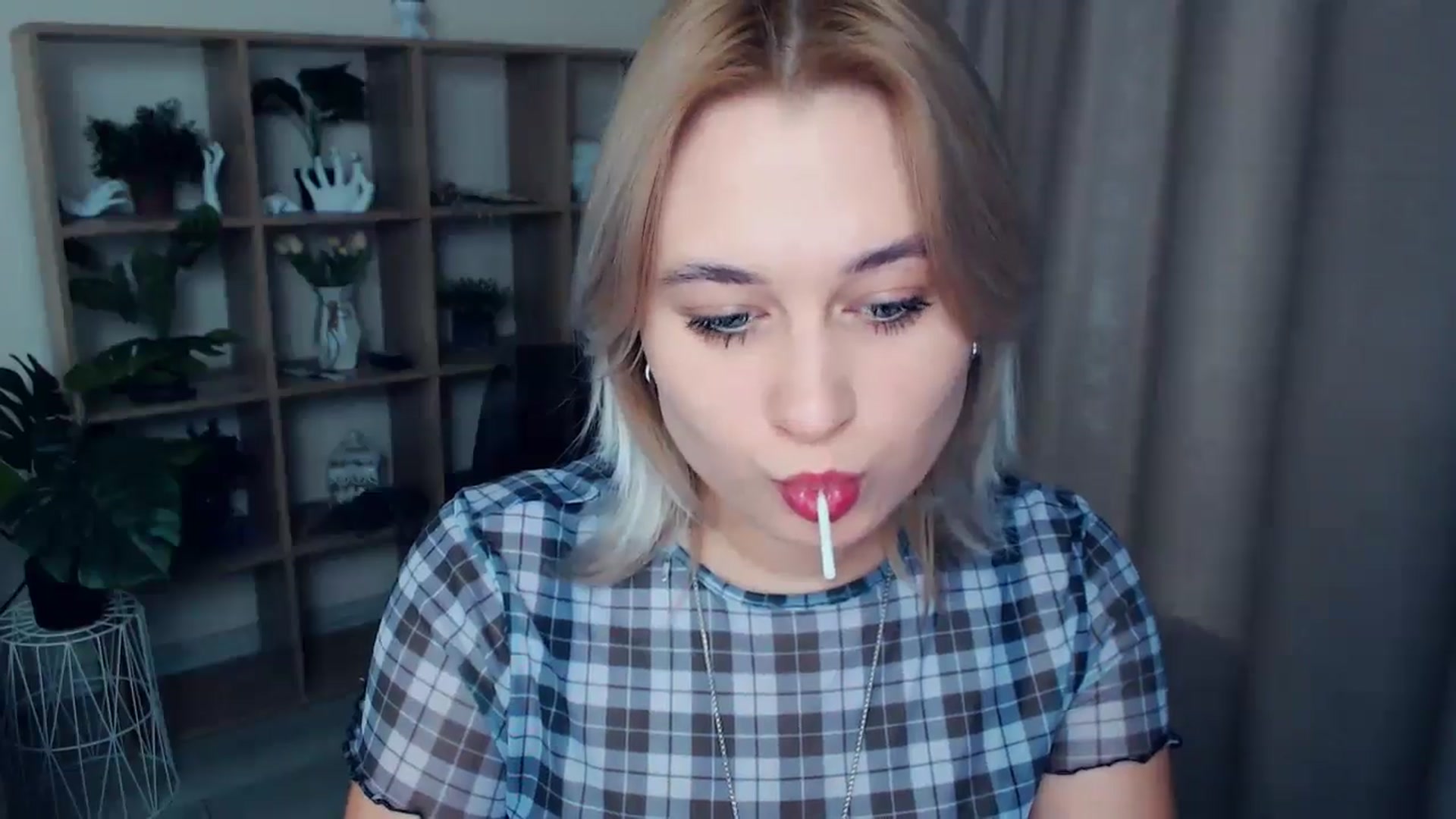 Gallery image thumbnail from Kukla_kolduna's myfreecams stream on, 12/21/2024, 18:55 image 3 of 20