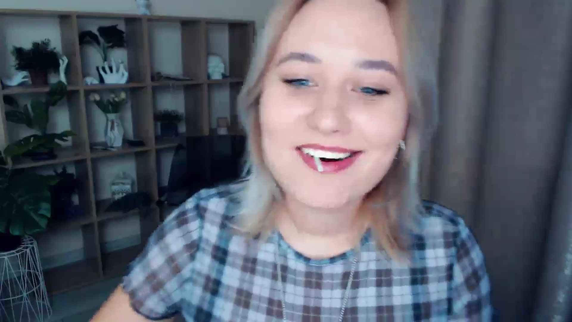 Gallery image thumbnail from Kukla_kolduna's myfreecams stream on, 12/21/2024, 18:55 image 16 of 20