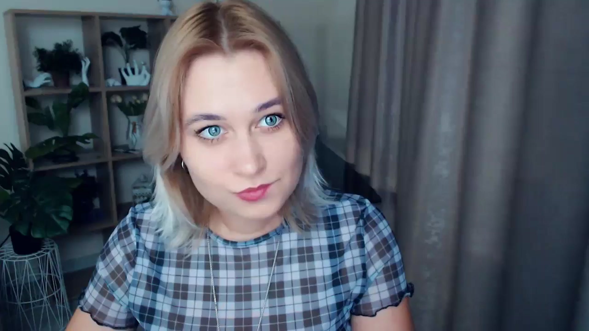 Gallery image thumbnail from Kukla_kolduna's myfreecams stream on, 12/21/2024, 18:55 image 9 of 20