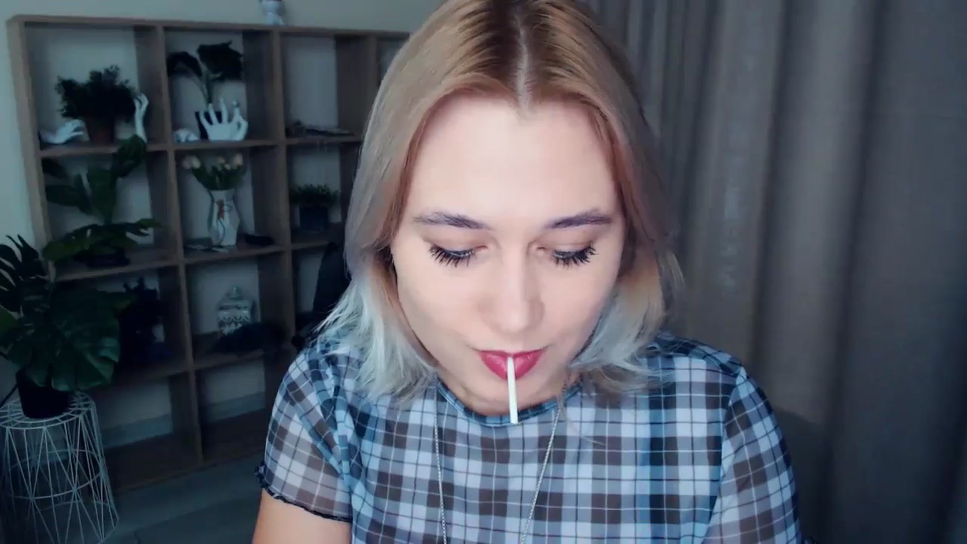 Gallery image thumbnail from Kukla_kolduna's myfreecams stream on, 12/21/2024, 18:55 image 7 of 20