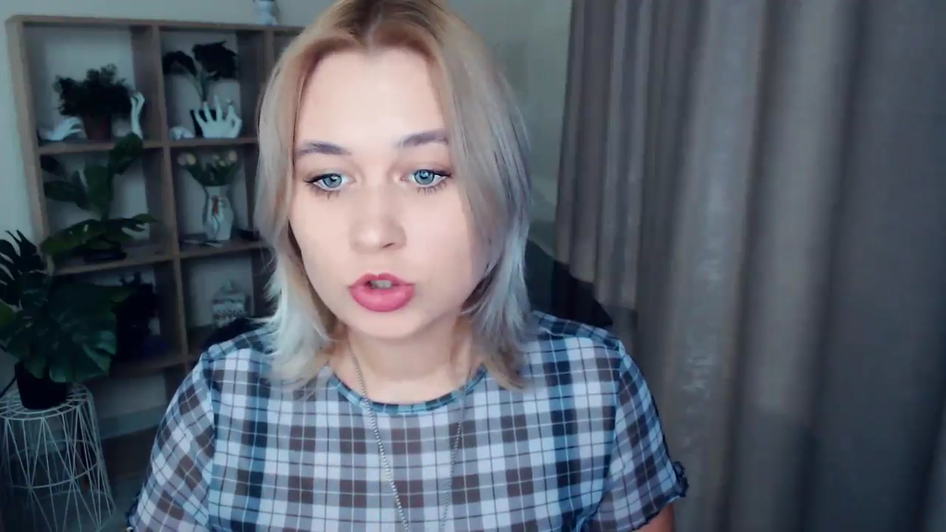Gallery image thumbnail from Kukla_kolduna's myfreecams stream on, 12/21/2024, 18:55 image 10 of 20