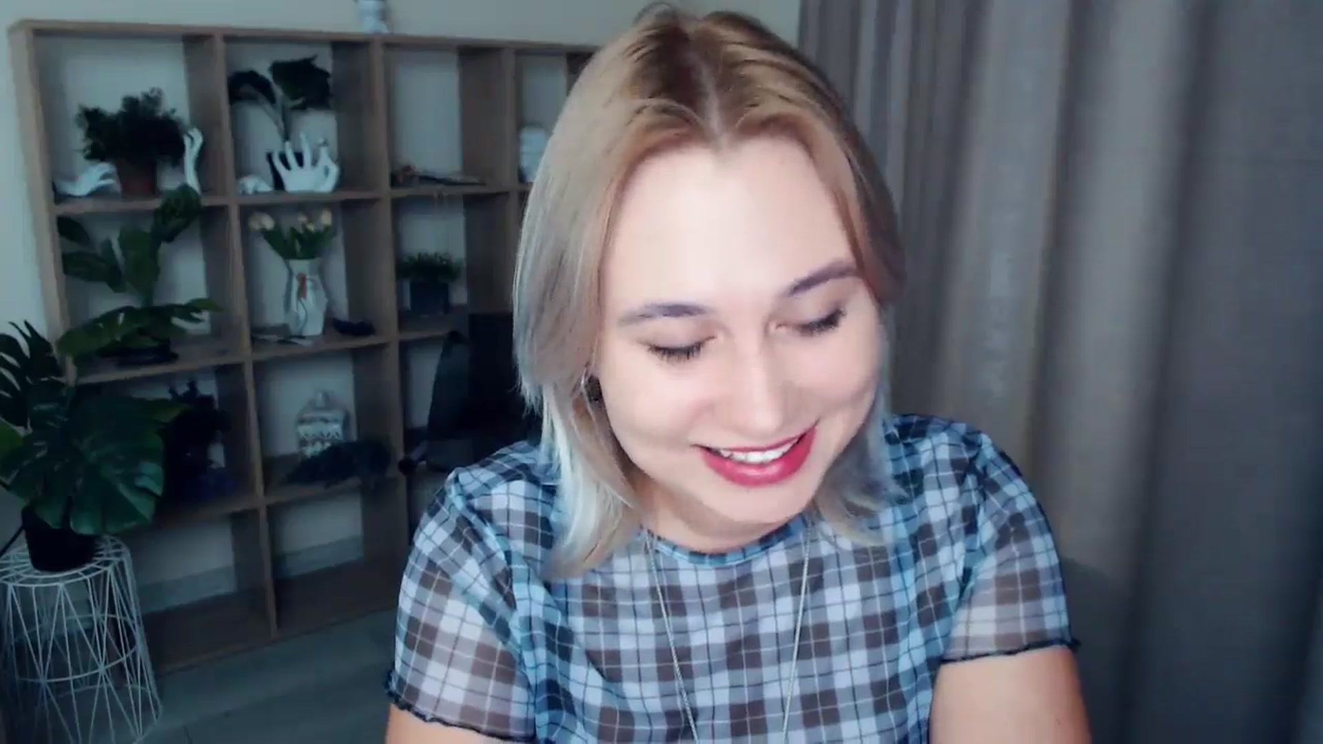 Gallery image thumbnail from Kukla_kolduna's myfreecams stream on, 12/21/2024, 18:55 image 5 of 20