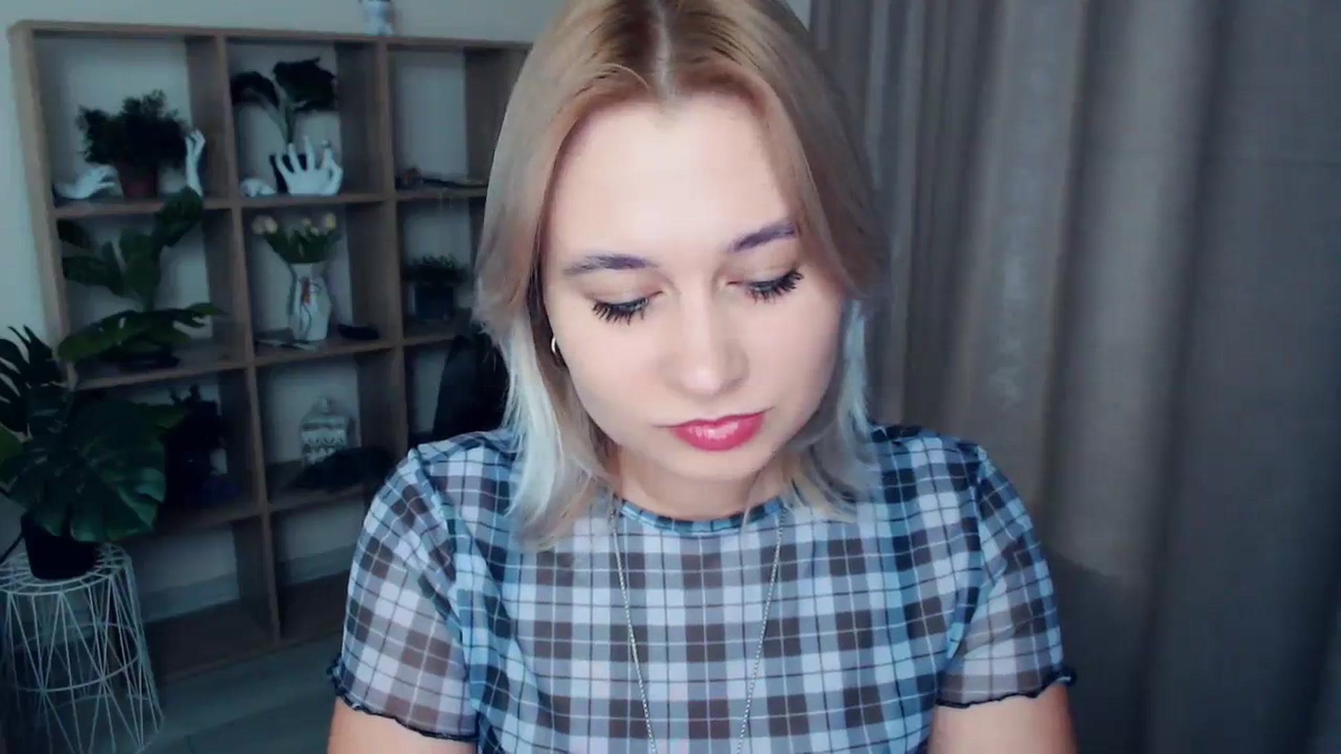 Gallery image thumbnail from Kukla_kolduna's myfreecams stream on, 12/21/2024, 18:55 image 6 of 20