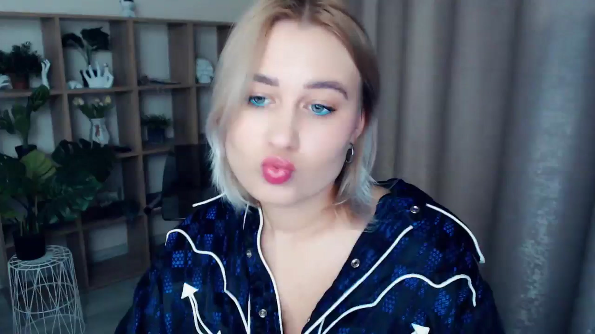 Gallery image thumbnail from Kukla_kolduna's myfreecams stream on, 12/22/2024, 16:22 image 5 of 20