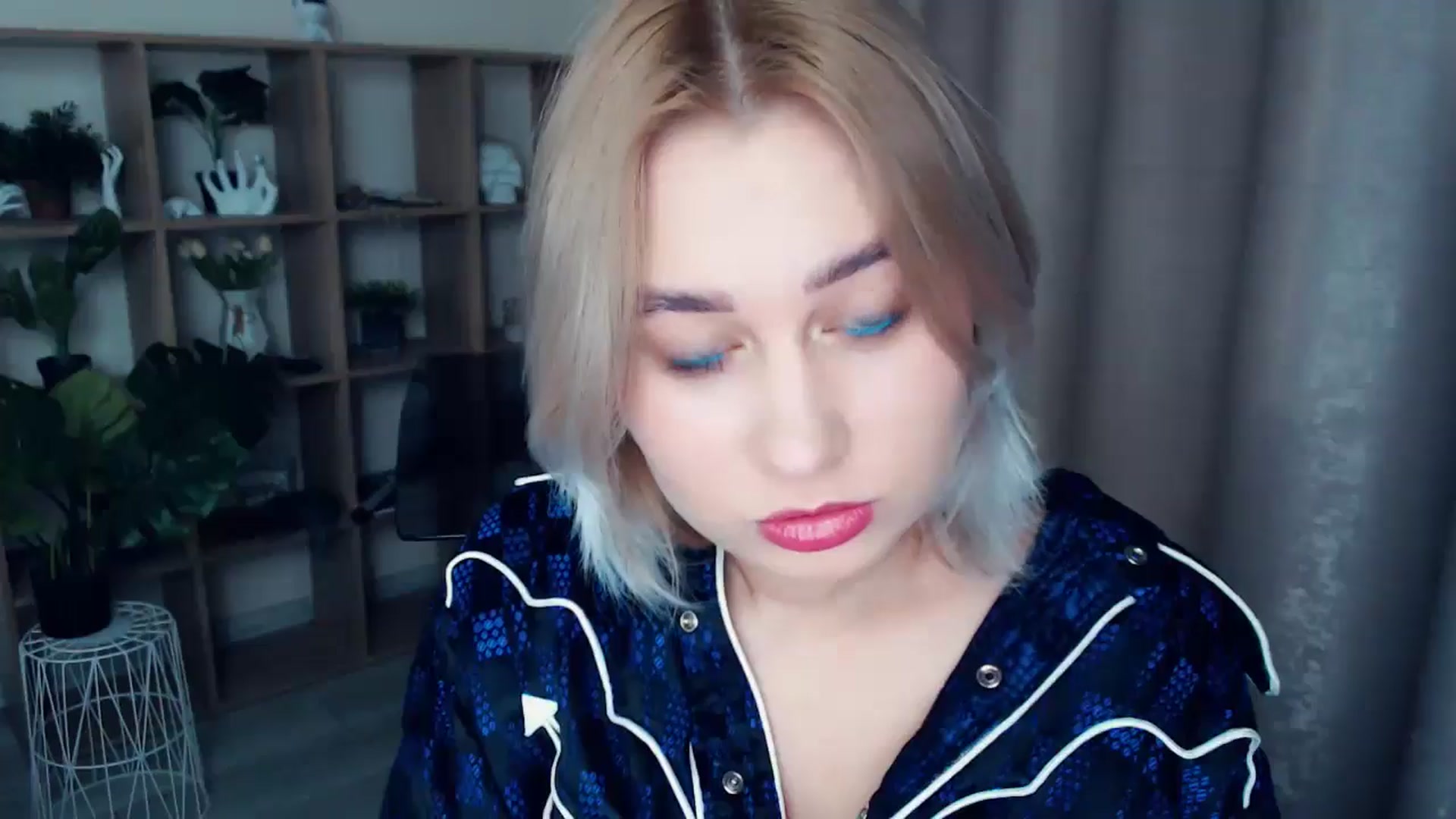 Gallery image thumbnail from Kukla_kolduna's myfreecams stream on, 12/22/2024, 16:22 image 4 of 20