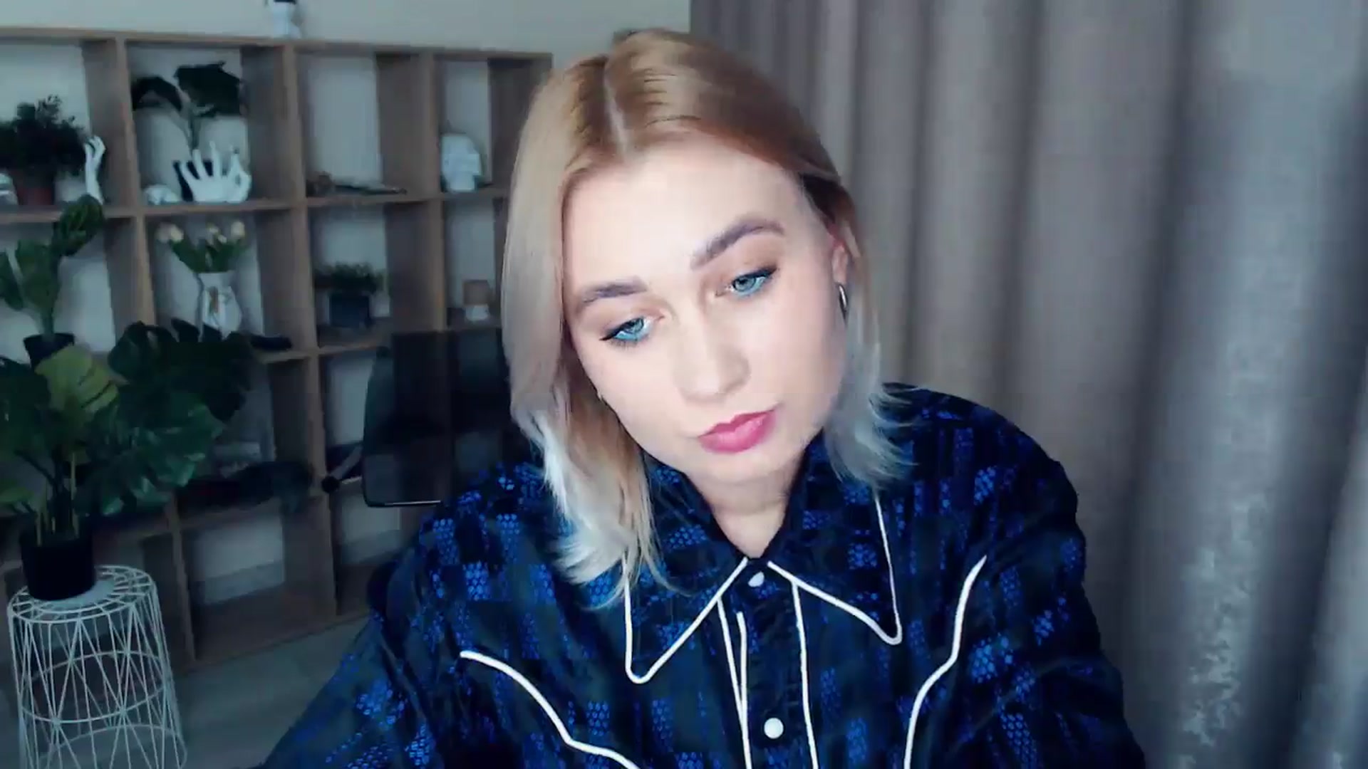 Gallery image thumbnail from Kukla_kolduna's myfreecams stream on, 12/22/2024, 16:22 image 16 of 20