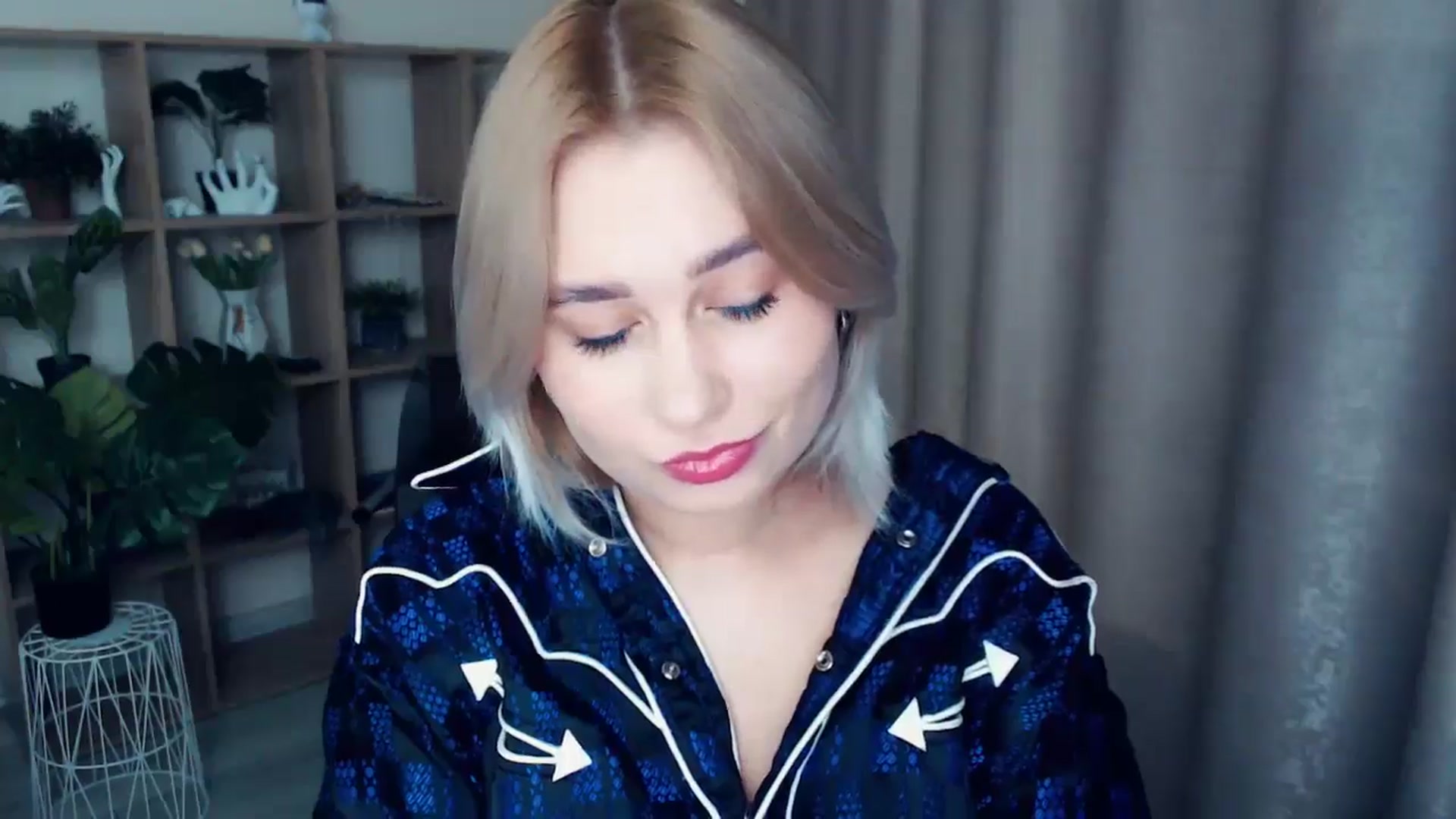 Gallery image thumbnail from Kukla_kolduna's myfreecams stream on, 12/22/2024, 16:22 image 3 of 20