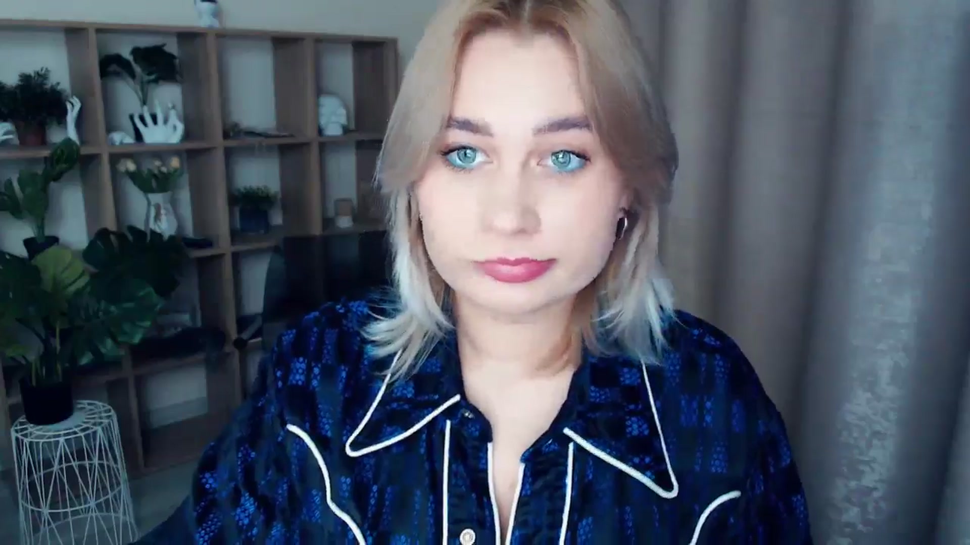 Gallery image thumbnail from Kukla_kolduna's myfreecams stream on, 12/22/2024, 16:22 image 10 of 20