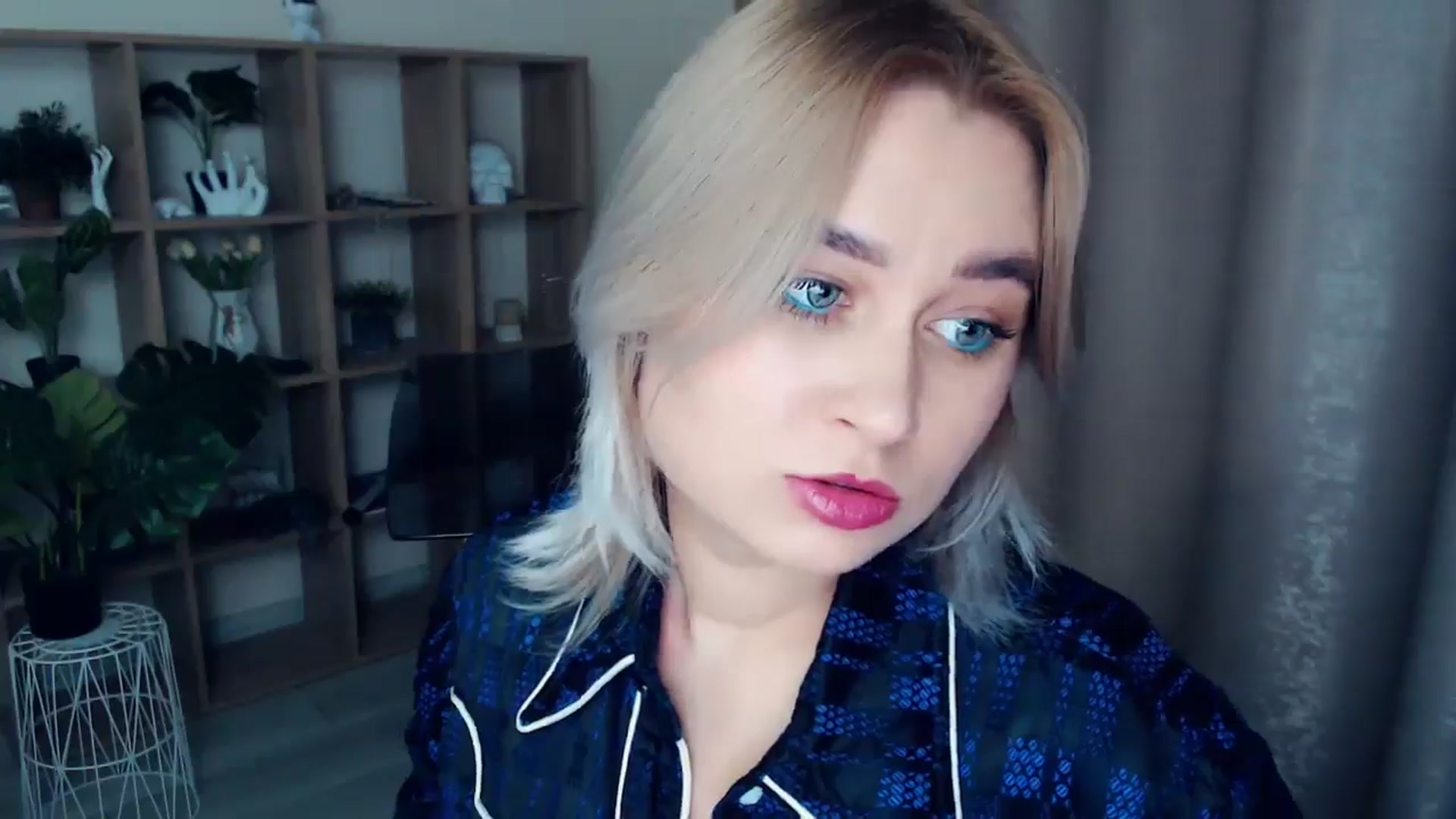 Gallery image thumbnail from Kukla_kolduna's myfreecams stream on, 12/22/2024, 16:22 image 13 of 20
