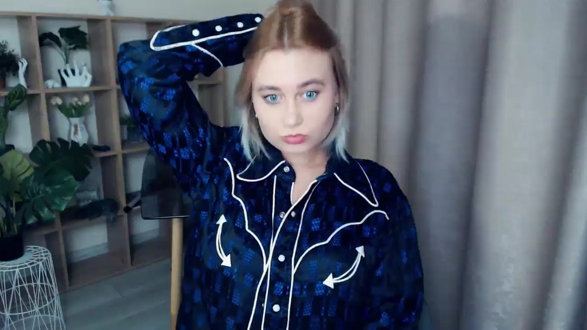 Gallery image thumbnail from Kukla_kolduna's myfreecams stream on, 12/22/2024, 17:13 image 6 of 20