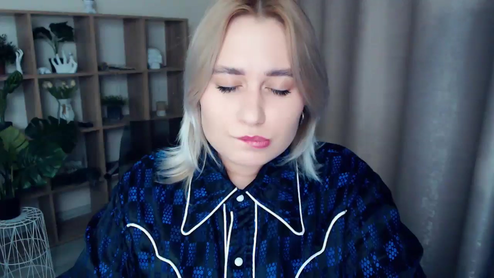 Gallery image thumbnail from Kukla_kolduna's myfreecams stream on, 12/22/2024, 17:13 image 1 of 20