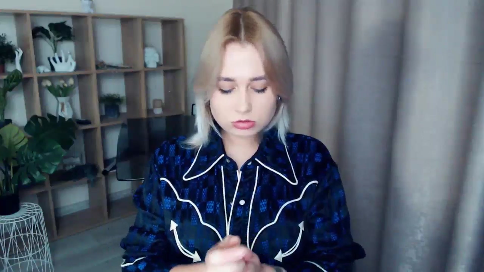 Gallery image thumbnail from Kukla_kolduna's myfreecams stream on, 12/22/2024, 17:13 image 12 of 20
