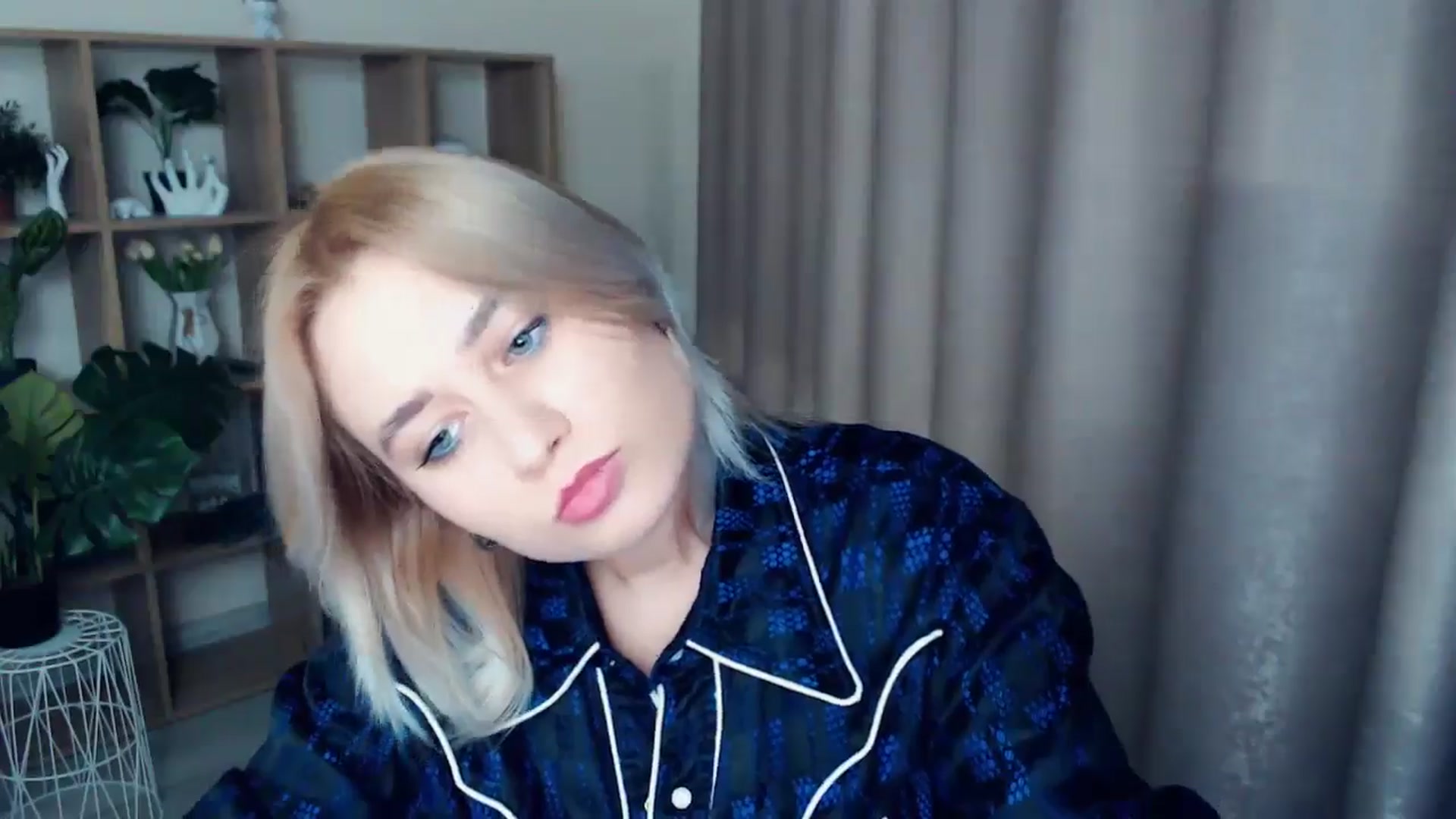 Gallery image thumbnail from Kukla_kolduna's myfreecams stream on, 12/22/2024, 17:13 image 13 of 20