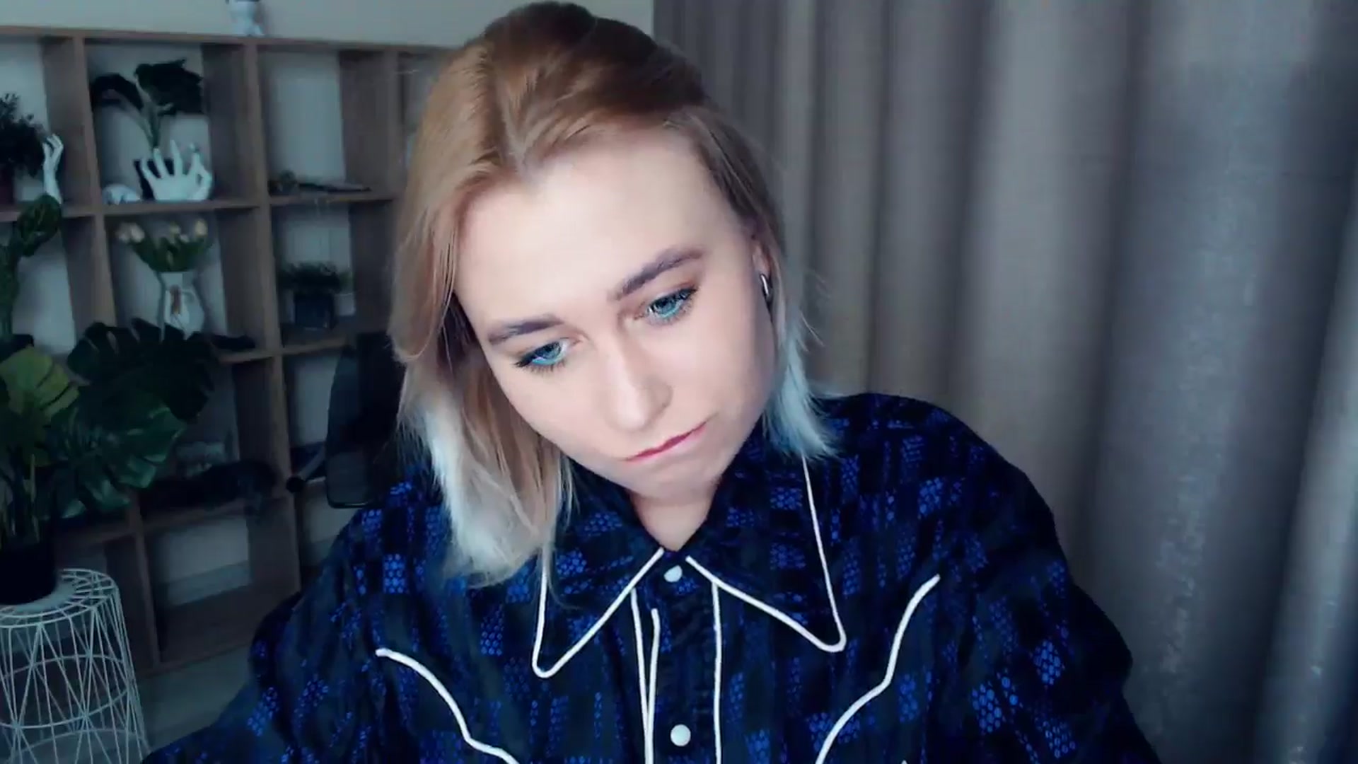 Gallery image thumbnail from Kukla_kolduna's myfreecams stream on, 12/22/2024, 17:13 image 2 of 20