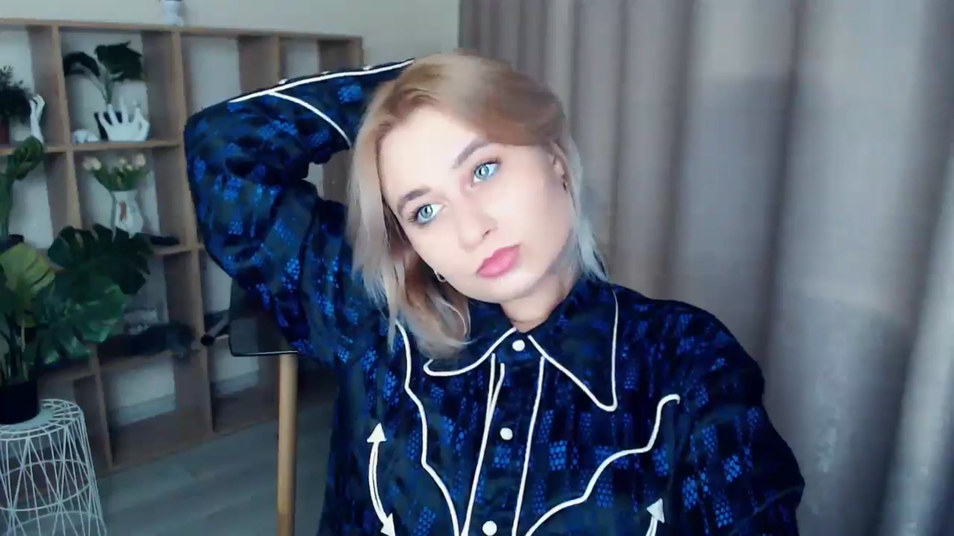 Gallery image thumbnail from Kukla_kolduna's myfreecams stream on, 12/22/2024, 17:13 image 4 of 20