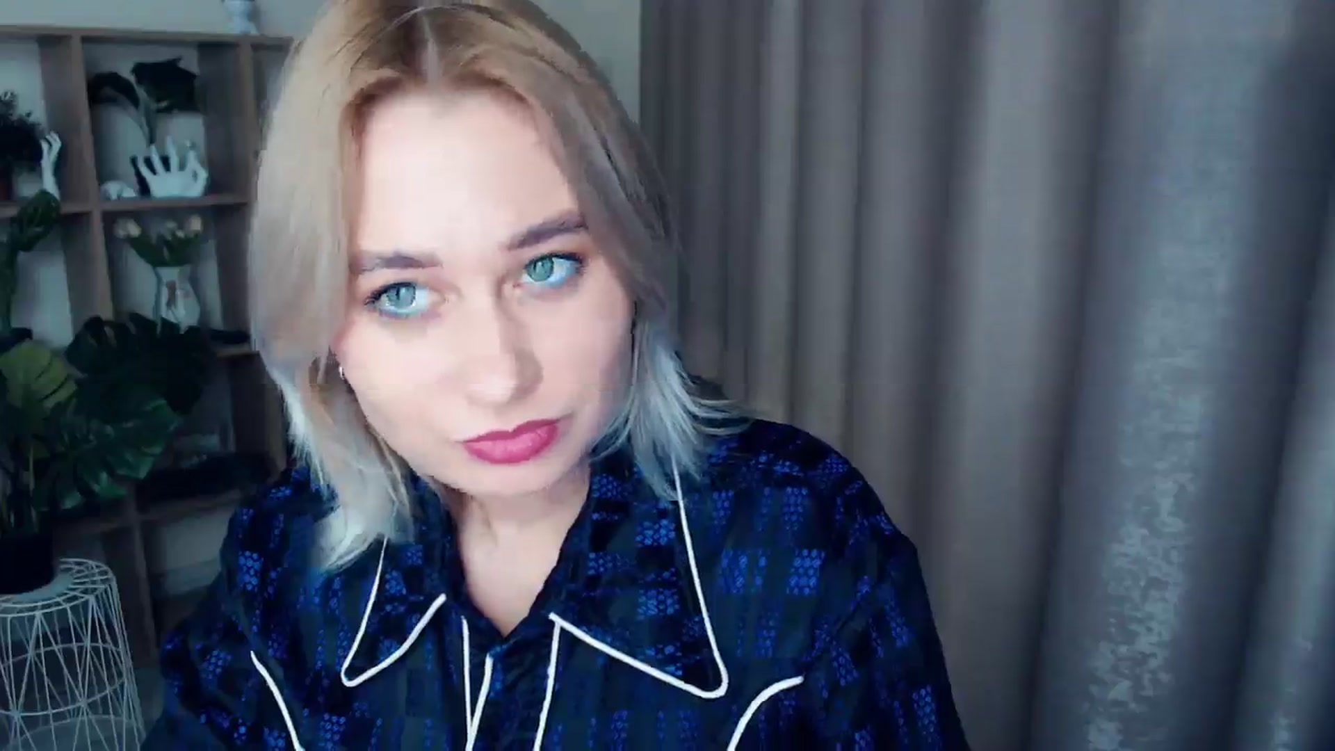 Gallery image thumbnail from Kukla_kolduna's myfreecams stream on, 12/22/2024, 18:36 image 12 of 20