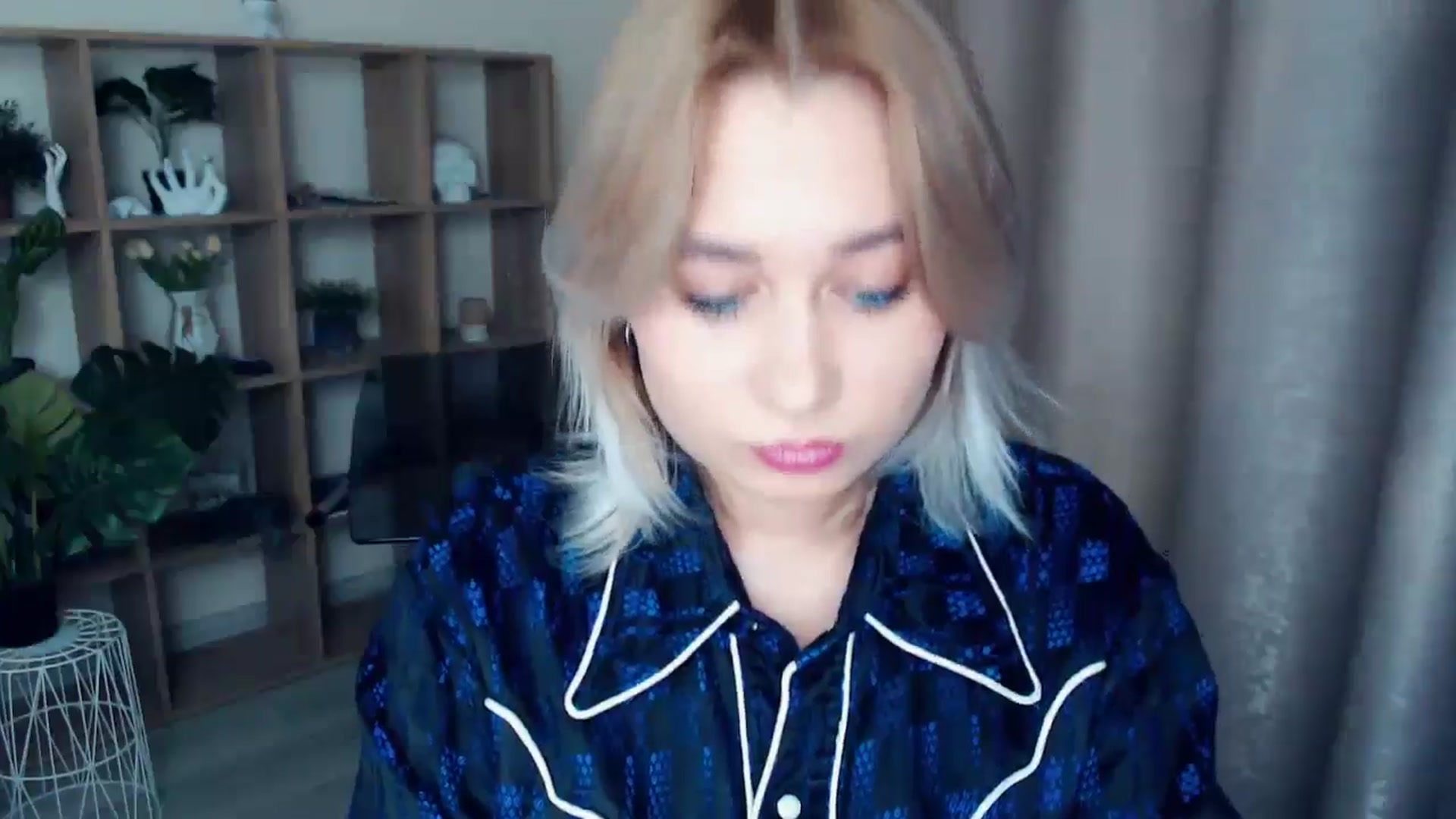 Gallery image thumbnail from Kukla_kolduna's myfreecams stream on, 12/22/2024, 18:36 image 4 of 20