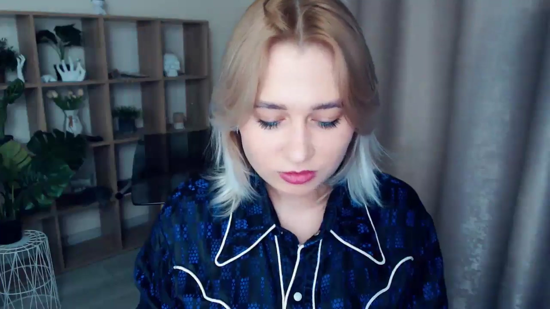 Gallery image thumbnail from Kukla_kolduna's myfreecams stream on, 12/22/2024, 18:36 image 6 of 20