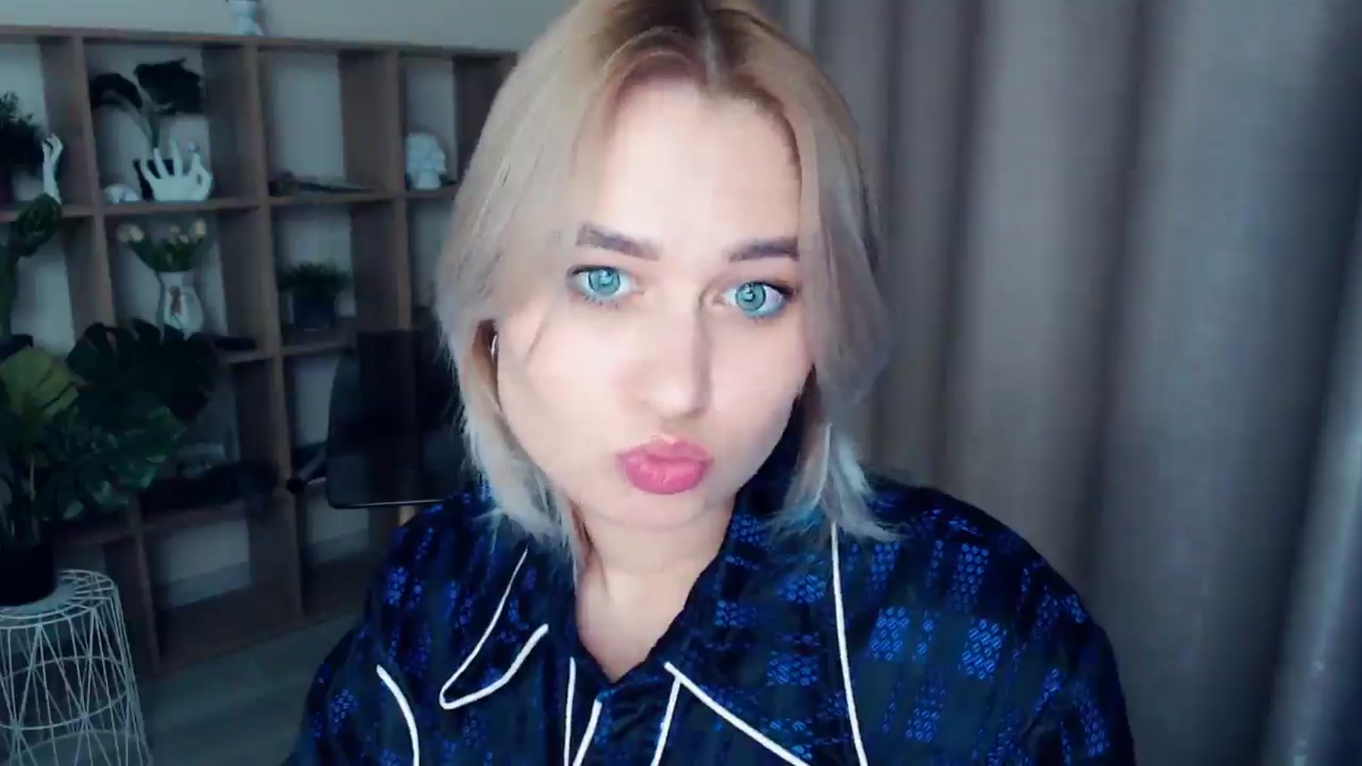 Gallery image thumbnail from Kukla_kolduna's myfreecams stream on, 12/22/2024, 18:36 image 20 of 20