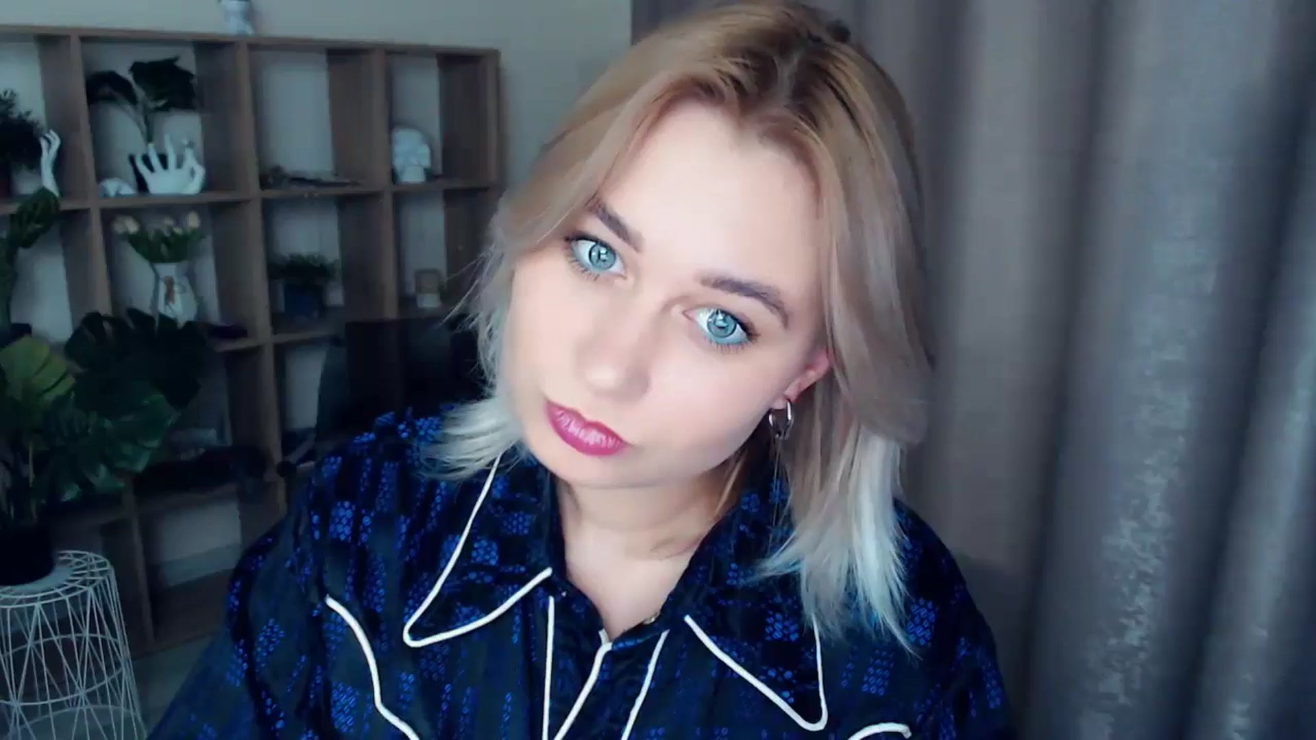 Gallery image thumbnail from Kukla_kolduna's myfreecams stream on, 12/22/2024, 18:36 image 1 of 20