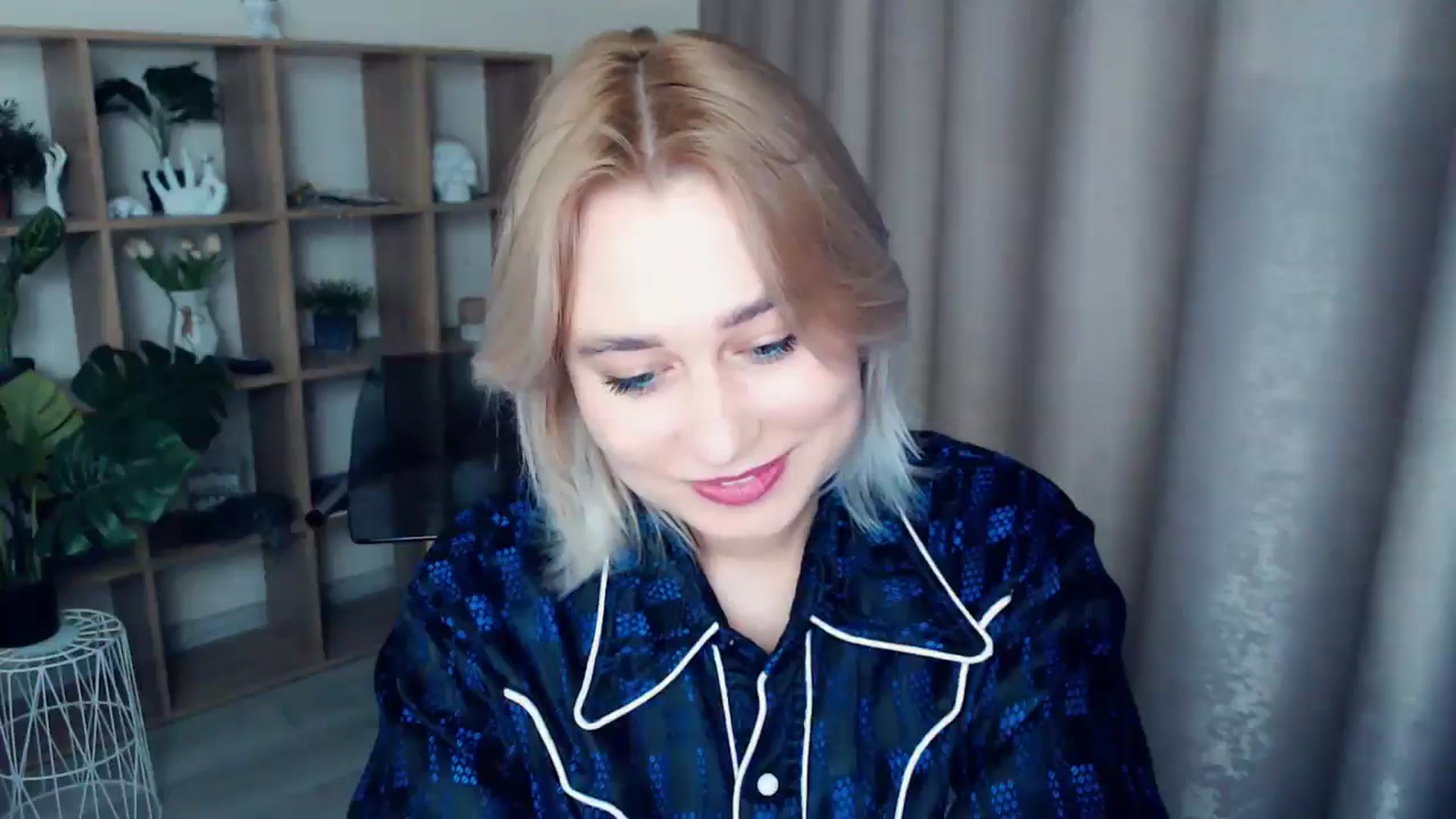 Gallery image thumbnail from Kukla_kolduna's myfreecams stream on, 12/22/2024, 18:36 image 14 of 20