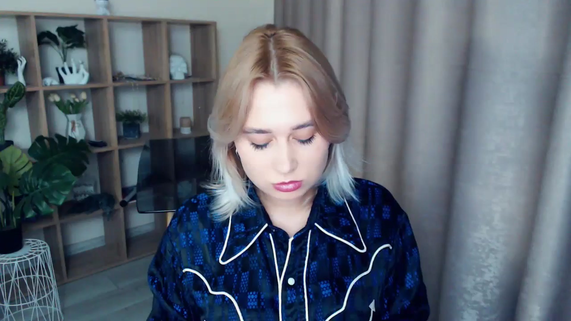 Gallery image thumbnail from Kukla_kolduna's myfreecams stream on, 12/22/2024, 18:36 image 3 of 20