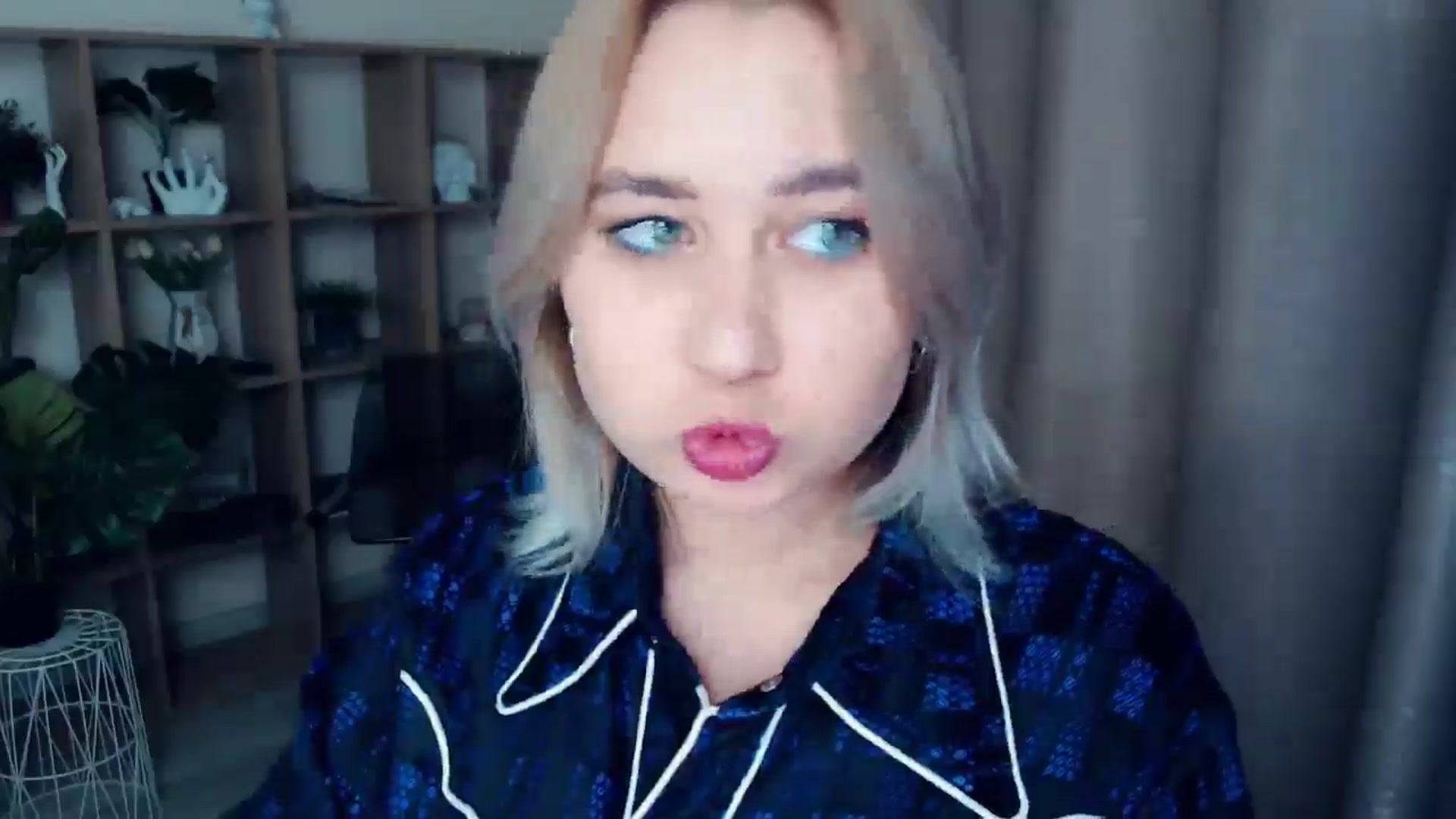 Gallery image thumbnail from Kukla_kolduna's myfreecams stream on, 12/22/2024, 18:36 image 16 of 20