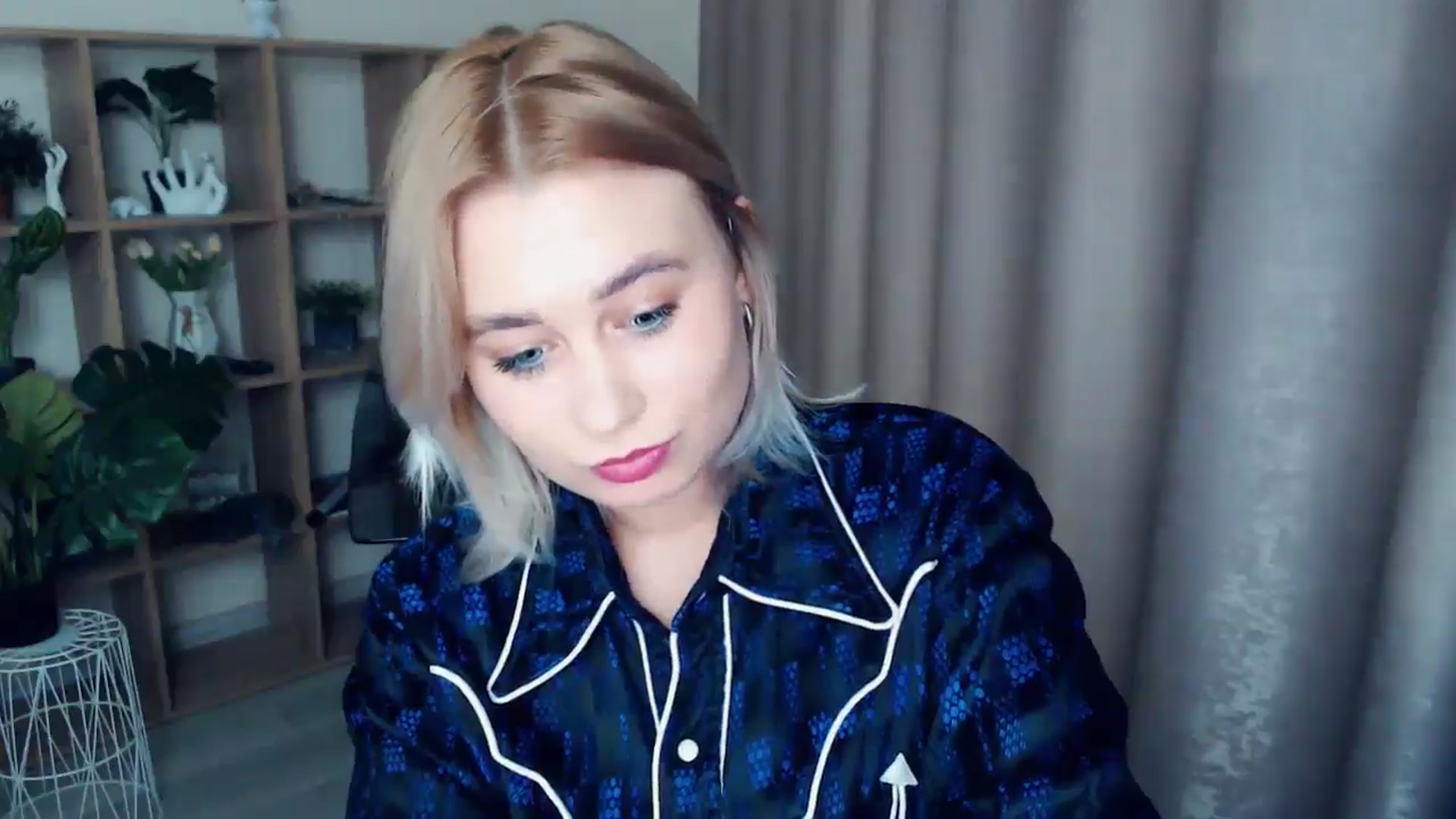 Gallery image thumbnail from Kukla_kolduna's myfreecams stream on, 12/22/2024, 18:36 image 10 of 20