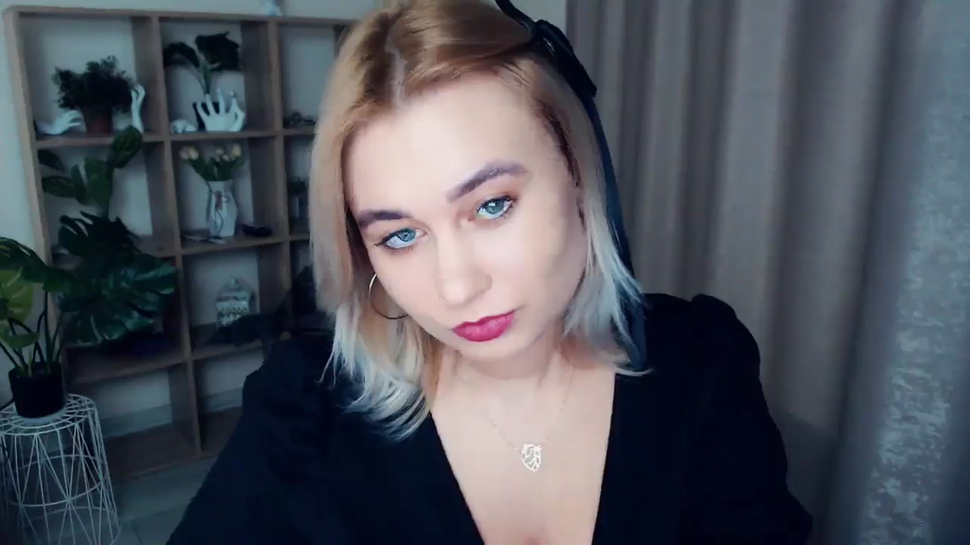 Gallery image thumbnail from Kukla_kolduna's myfreecams stream on, 12/26/2024, 15:00 image 11 of 20