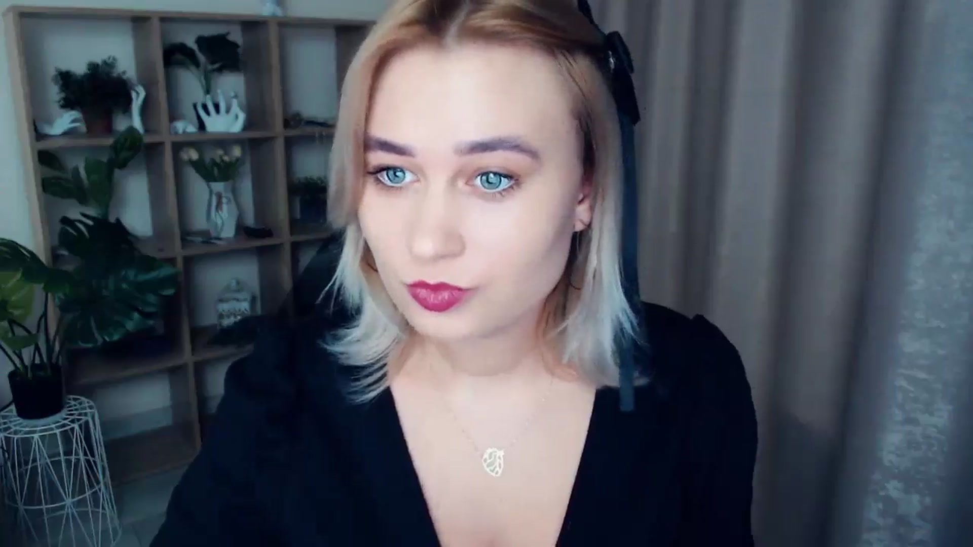 Gallery image thumbnail from Kukla_kolduna's myfreecams stream on, 12/26/2024, 15:00 image 8 of 20