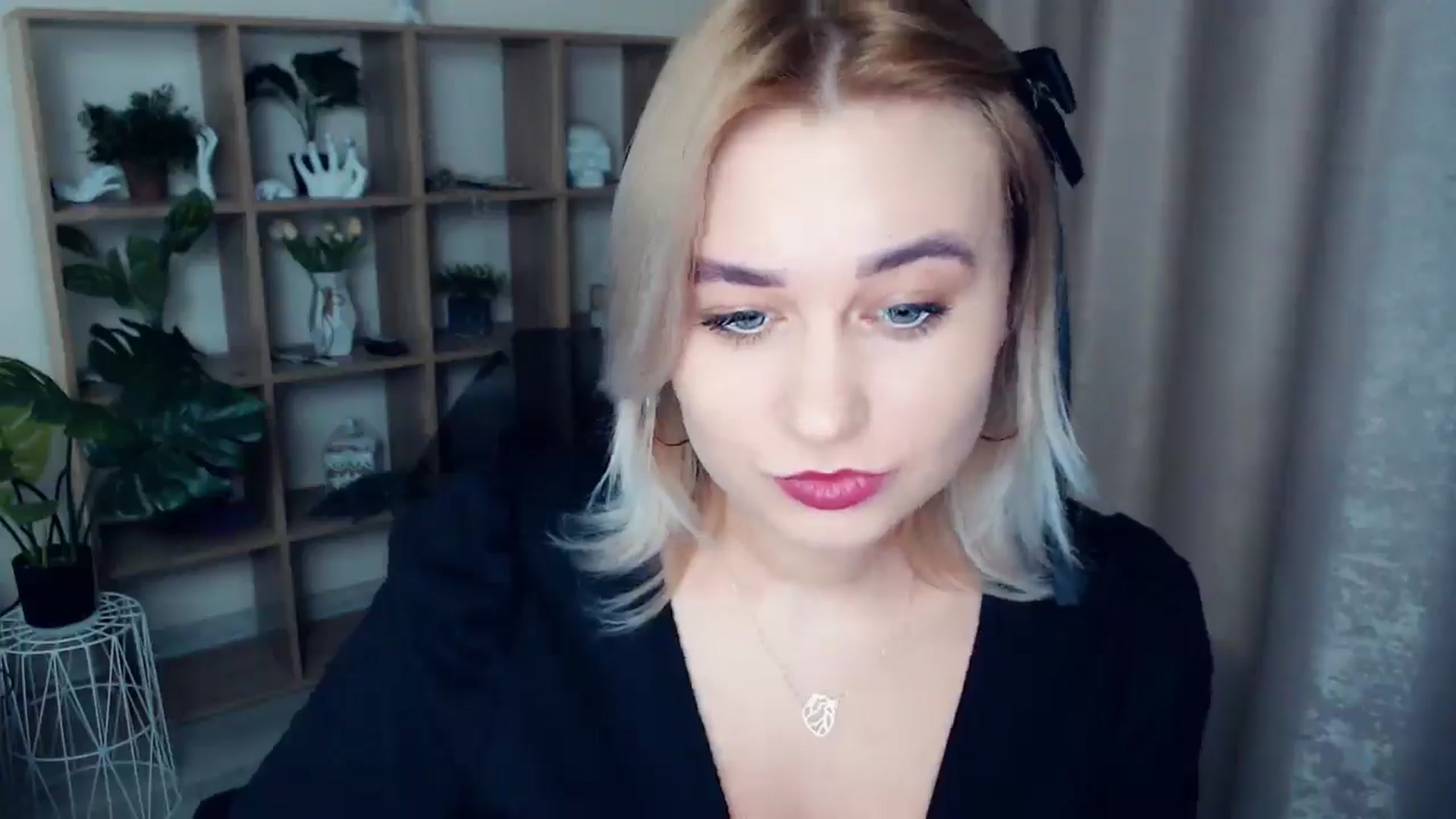 Gallery image thumbnail from Kukla_kolduna's myfreecams stream on, 12/26/2024, 15:00 image 9 of 20