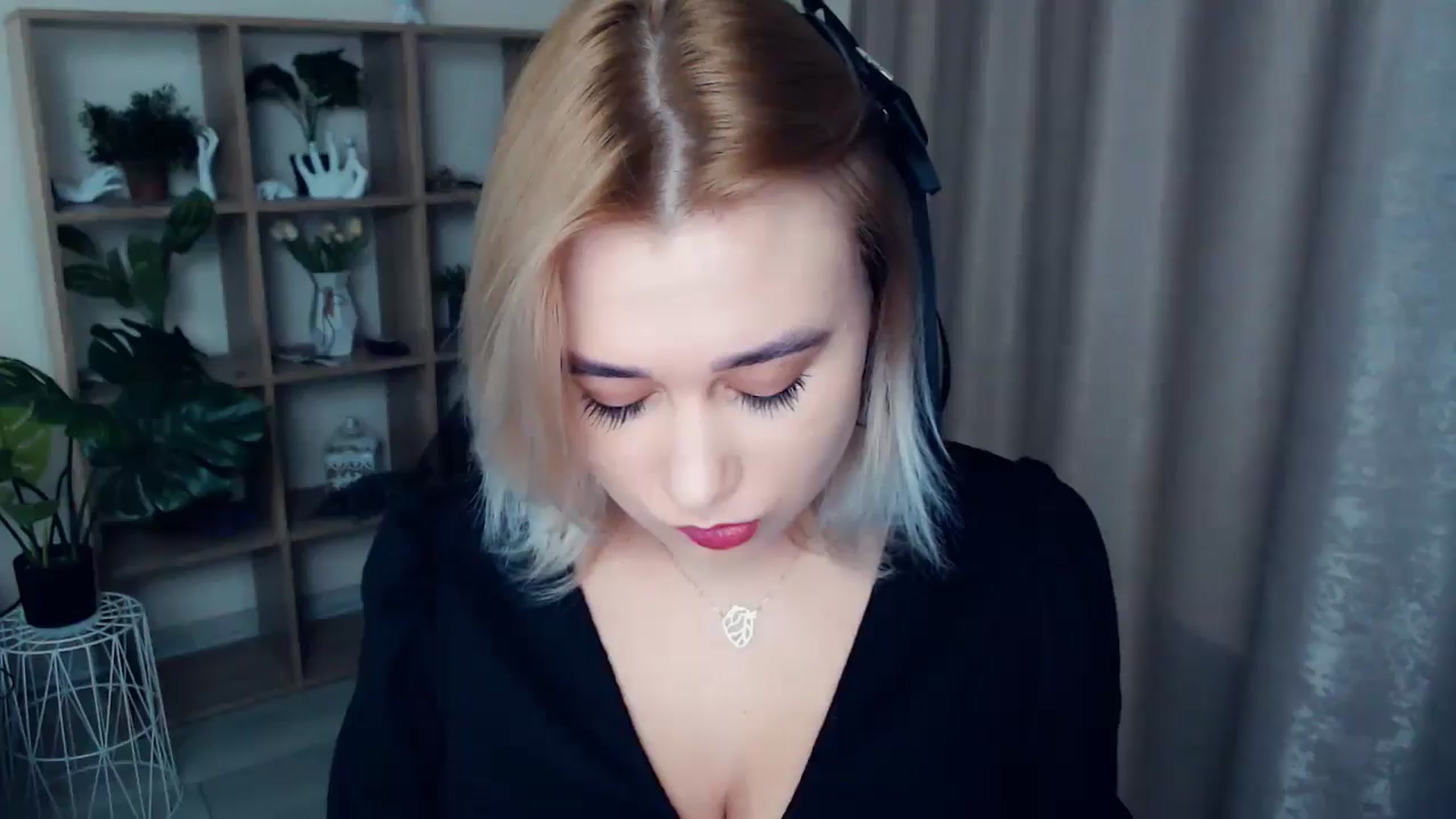 Gallery image thumbnail from Kukla_kolduna's myfreecams stream on, 12/26/2024, 15:00 image 1 of 20