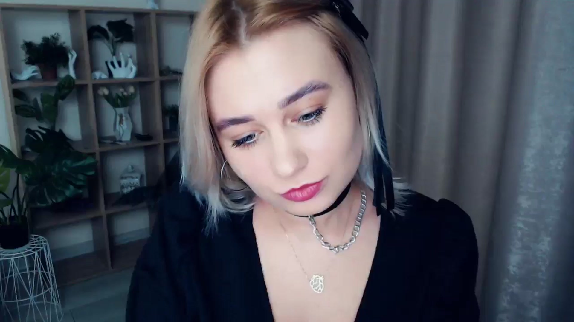 Gallery image thumbnail from Kukla_kolduna's myfreecams stream on, 12/26/2024, 15:00 image 18 of 20