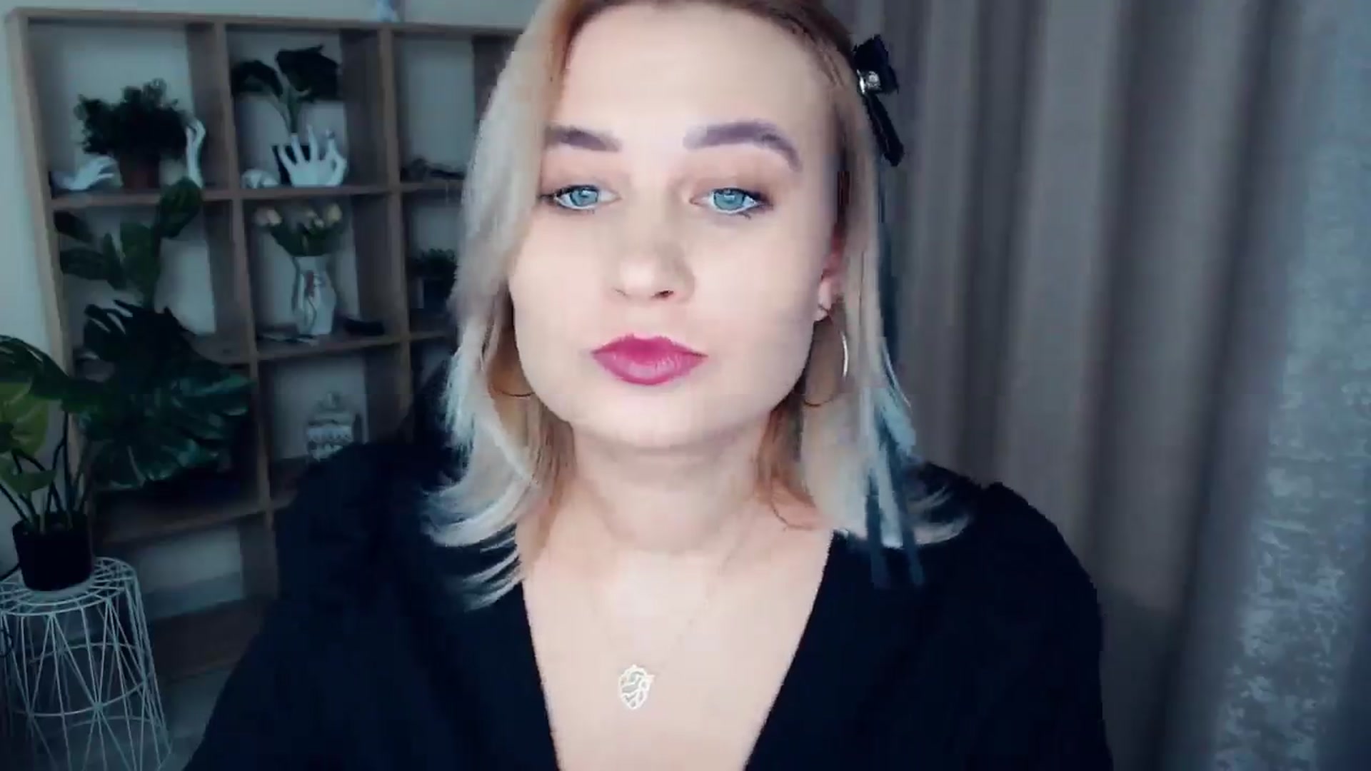 Gallery image thumbnail from Kukla_kolduna's myfreecams stream on, 12/26/2024, 15:00 image 6 of 20