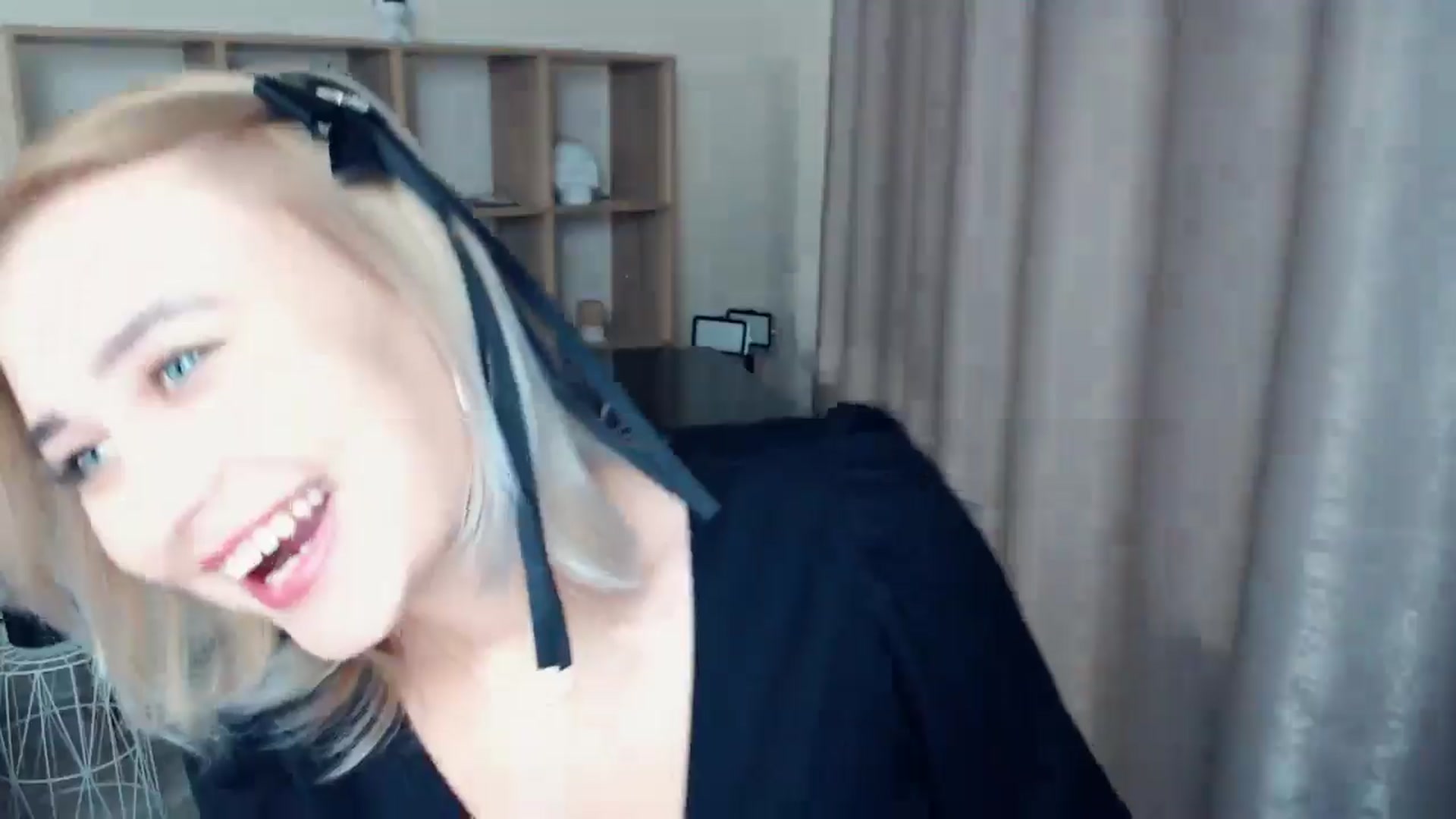 Gallery image thumbnail from Kukla_kolduna's myfreecams stream on, 12/26/2024, 17:44 image 7 of 20