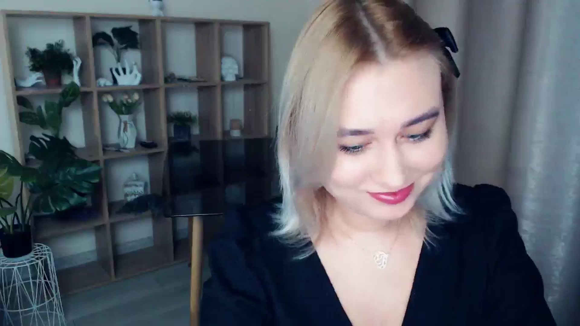 Gallery image thumbnail from Kukla_kolduna's myfreecams stream on, 12/26/2024, 17:44 image 5 of 20
