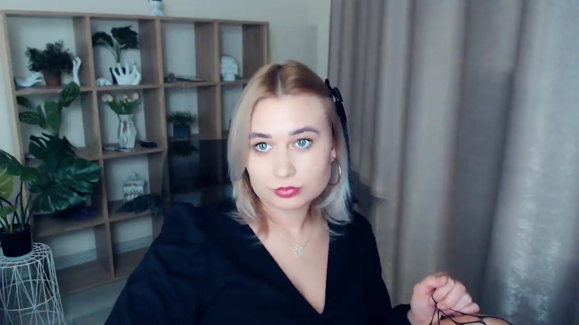 Gallery image thumbnail from Kukla_kolduna's myfreecams stream on, 12/26/2024, 17:44 image 17 of 20