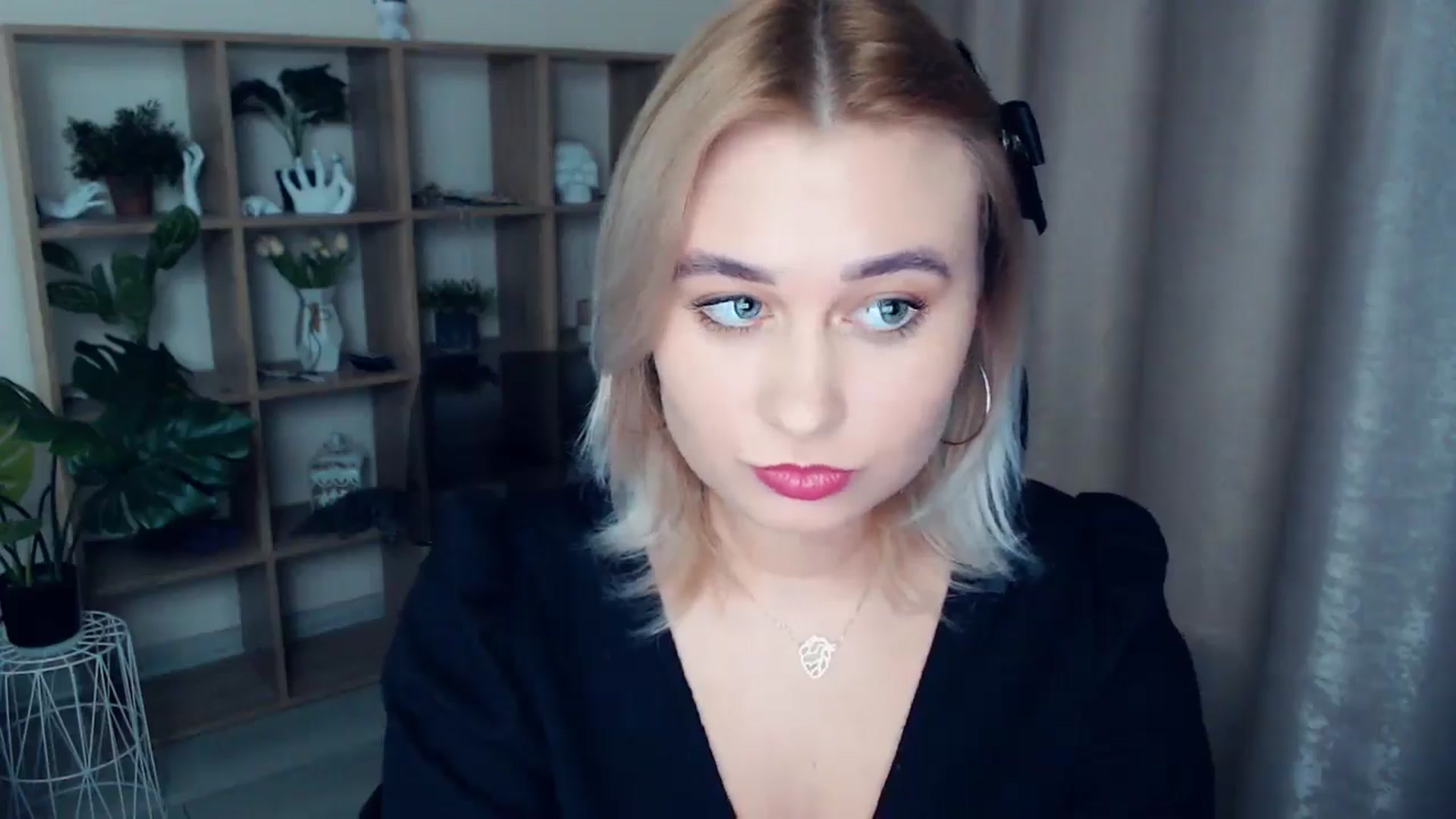 Gallery image thumbnail from Kukla_kolduna's myfreecams stream on, 12/26/2024, 17:44 image 3 of 20