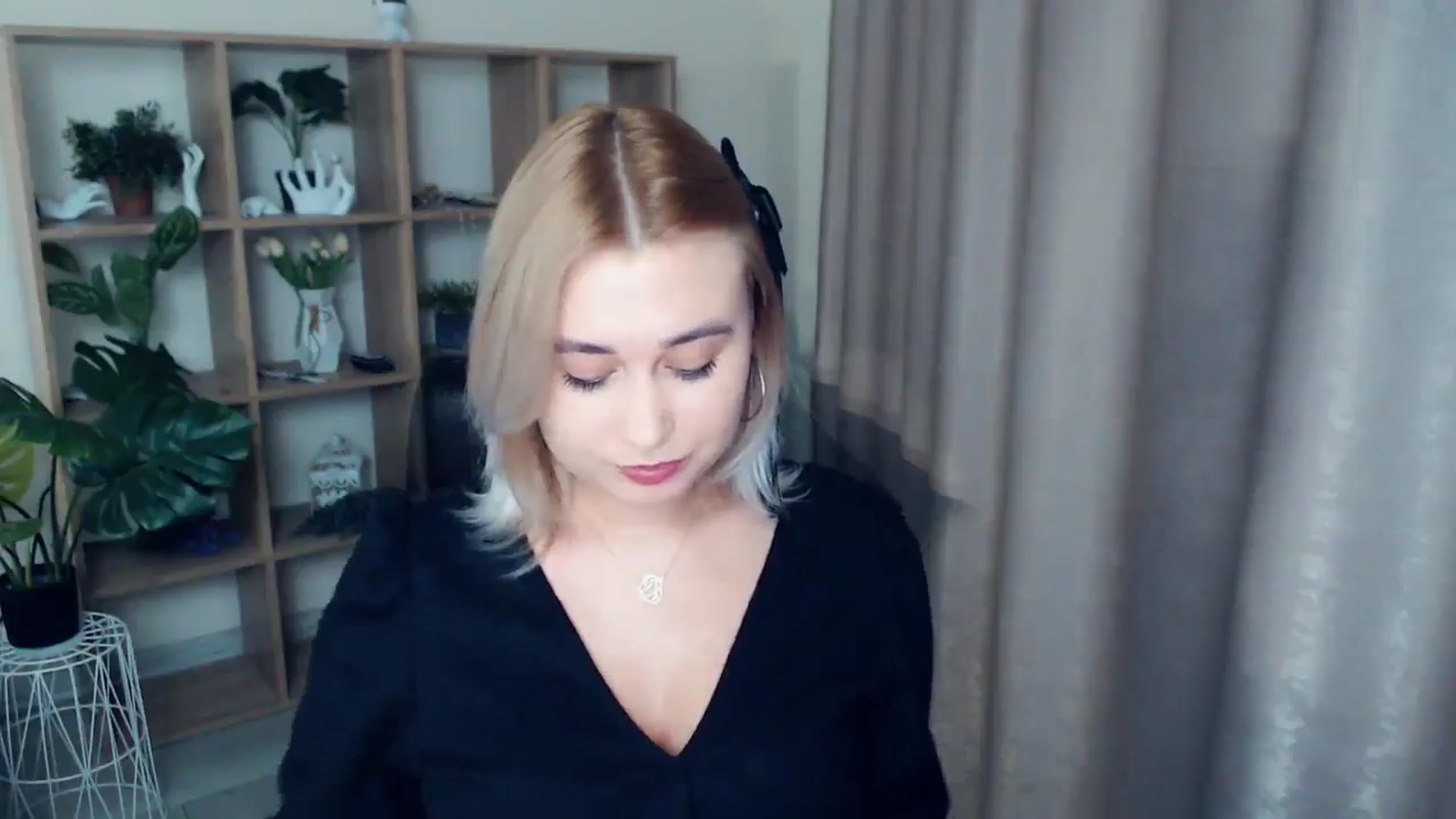 Gallery image thumbnail from Kukla_kolduna's myfreecams stream on, 12/26/2024, 17:44 image 13 of 20
