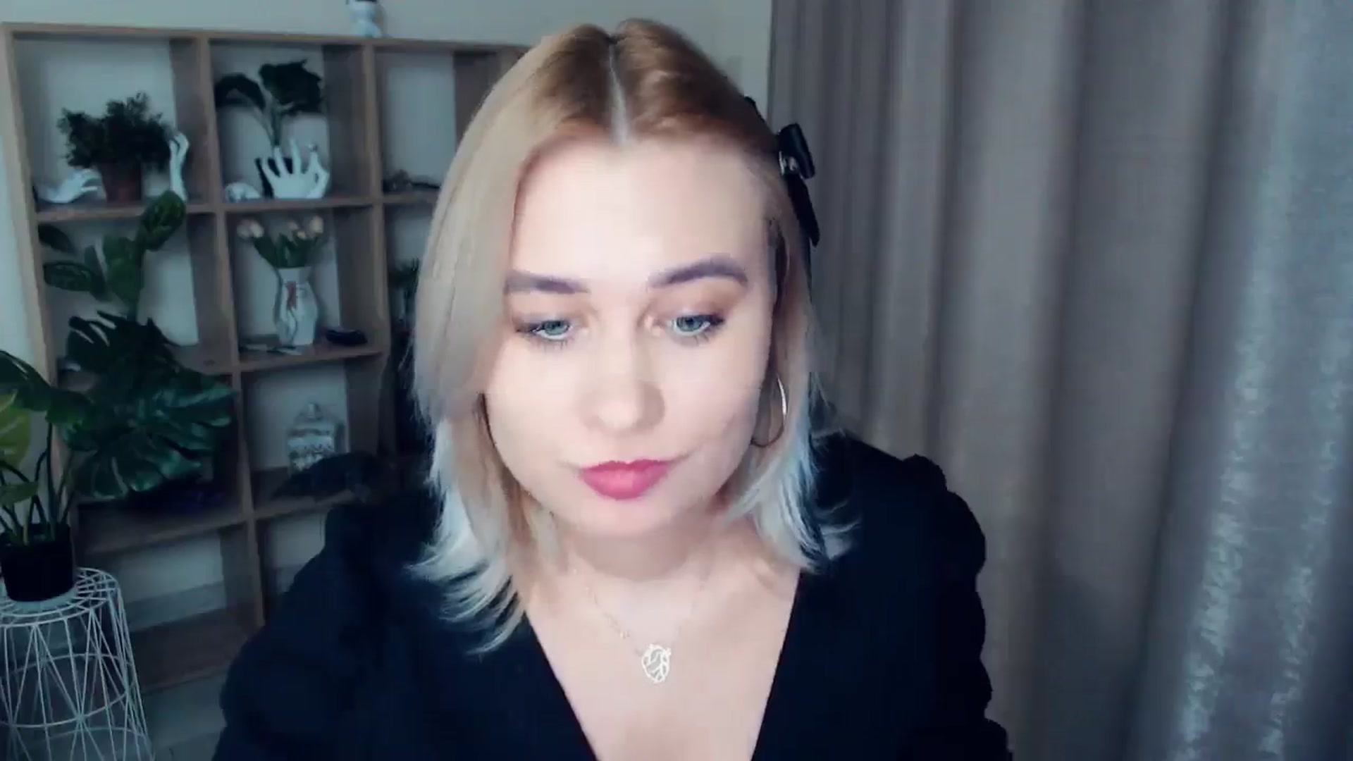 Gallery image thumbnail from Kukla_kolduna's myfreecams stream on, 12/26/2024, 17:44 image 14 of 20