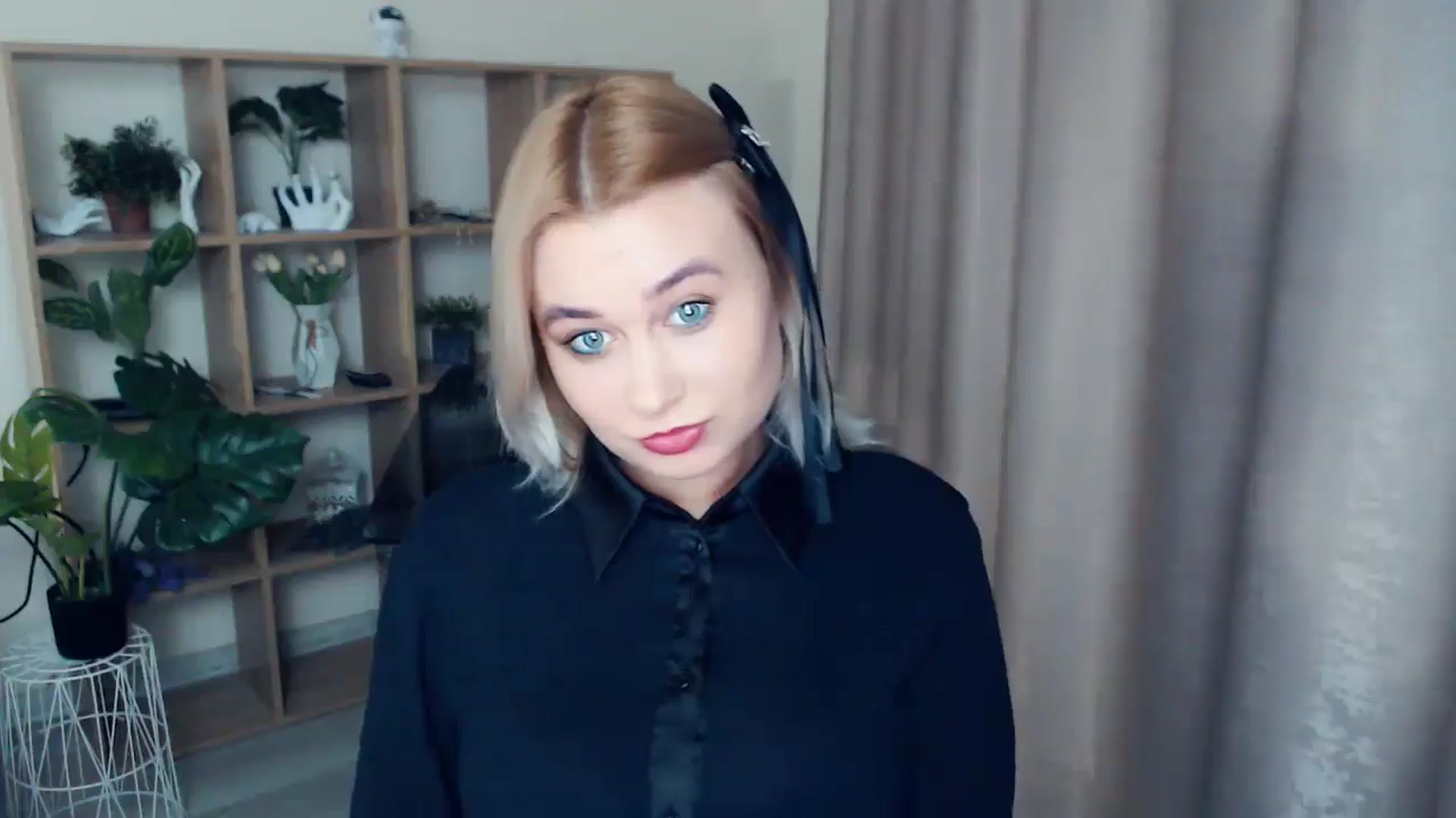 Gallery image thumbnail from Kukla_kolduna's myfreecams stream on, 12/27/2024, 16:23 image 11 of 20