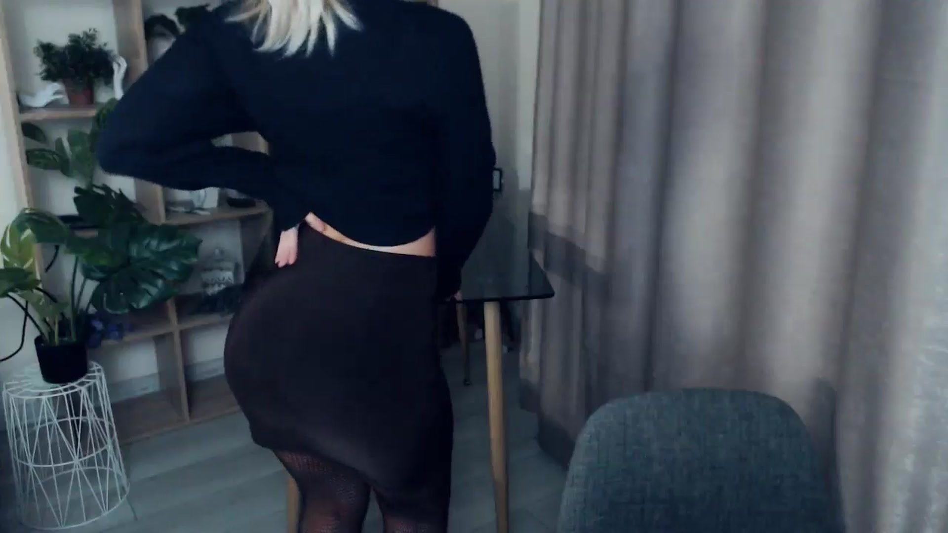 Gallery image thumbnail from Kukla_kolduna's myfreecams stream on, 12/27/2024, 16:23 image 19 of 20