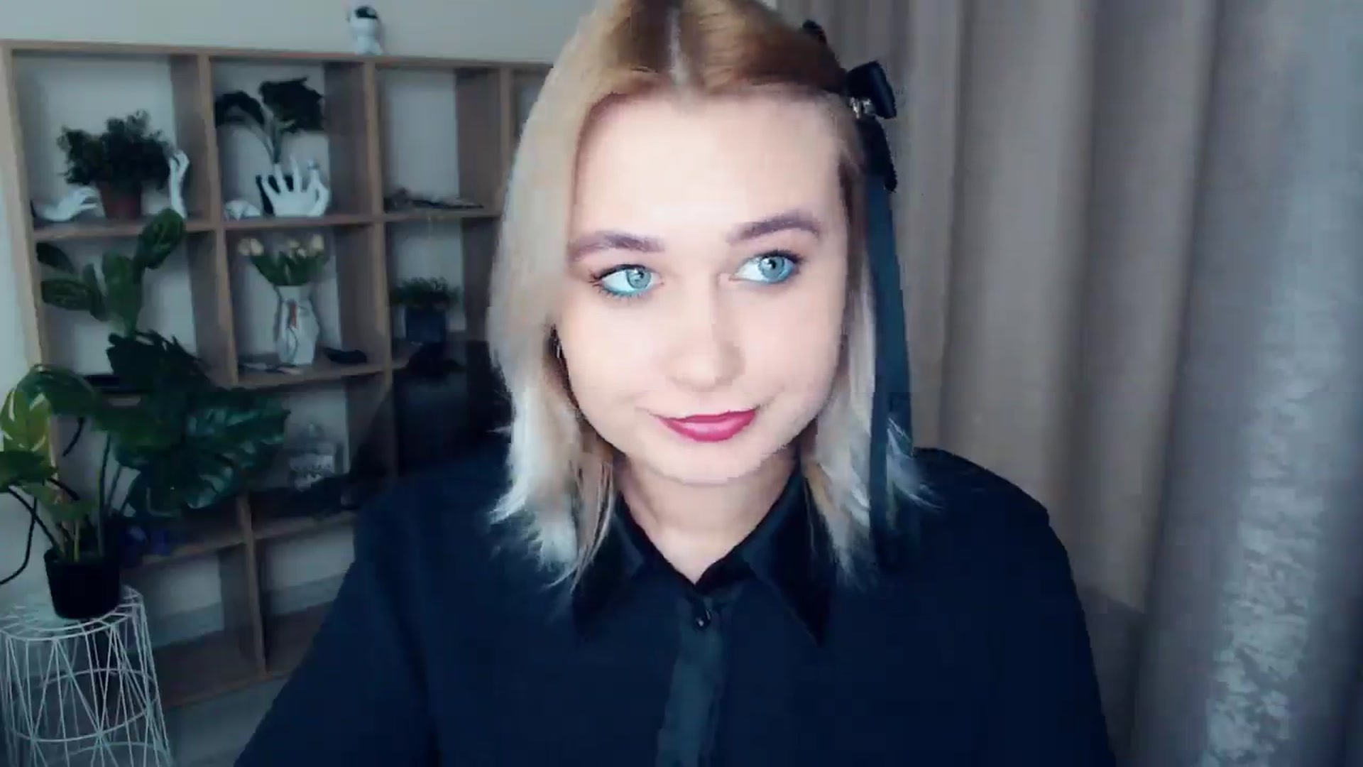 Gallery image thumbnail from Kukla_kolduna's myfreecams stream on, 12/27/2024, 16:23 image 6 of 20